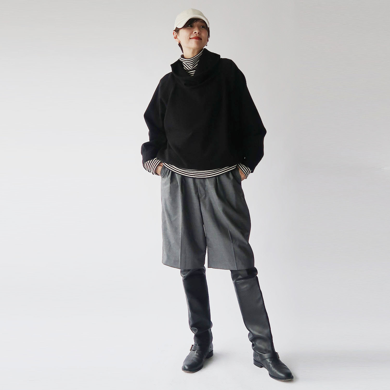 クワンティシ ボーダーカットソー ハイネックプルオーバー