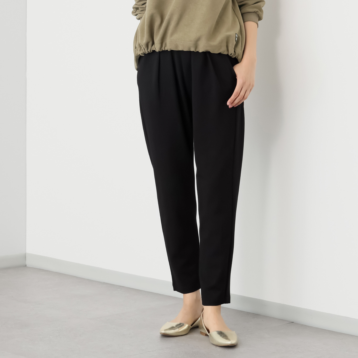 シーン タックテーパードパンツ