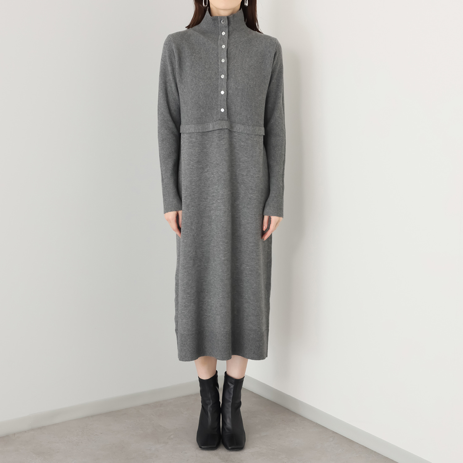 フーア フロントボタン ハイネック ニットワンピース