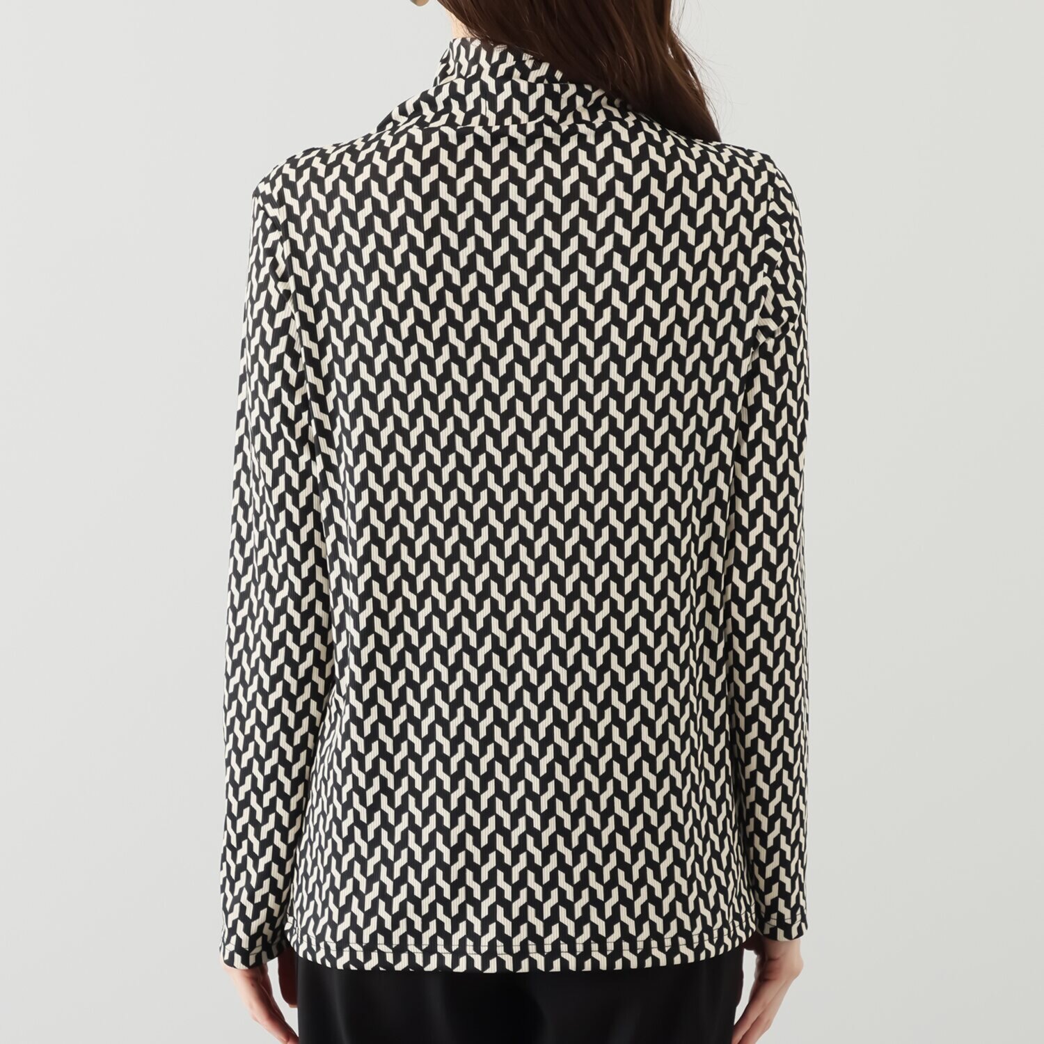 フーア ジオメトリック柄 ハイネック カットソープルオーバー