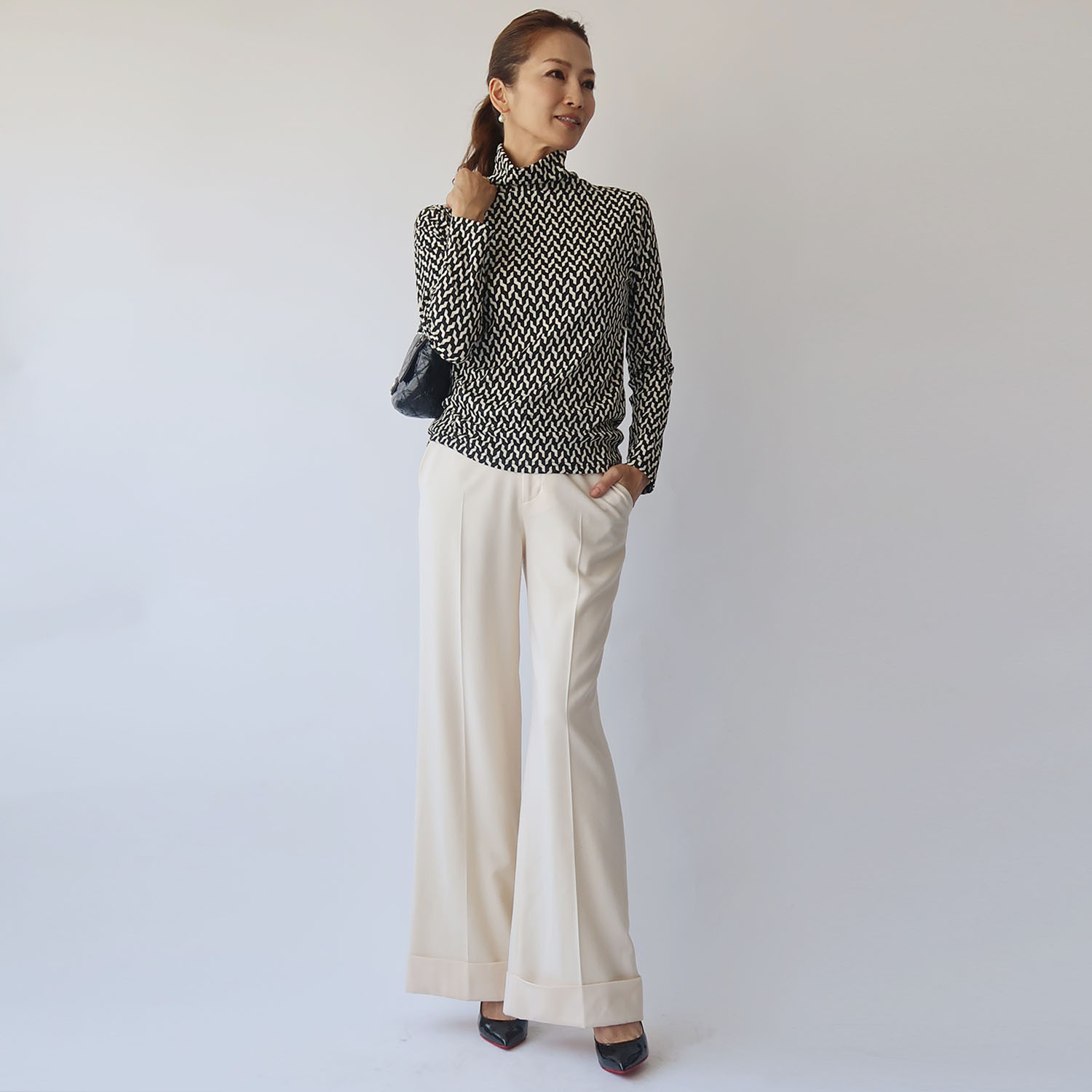 フーア ジオメトリック柄 ハイネック カットソープルオーバー