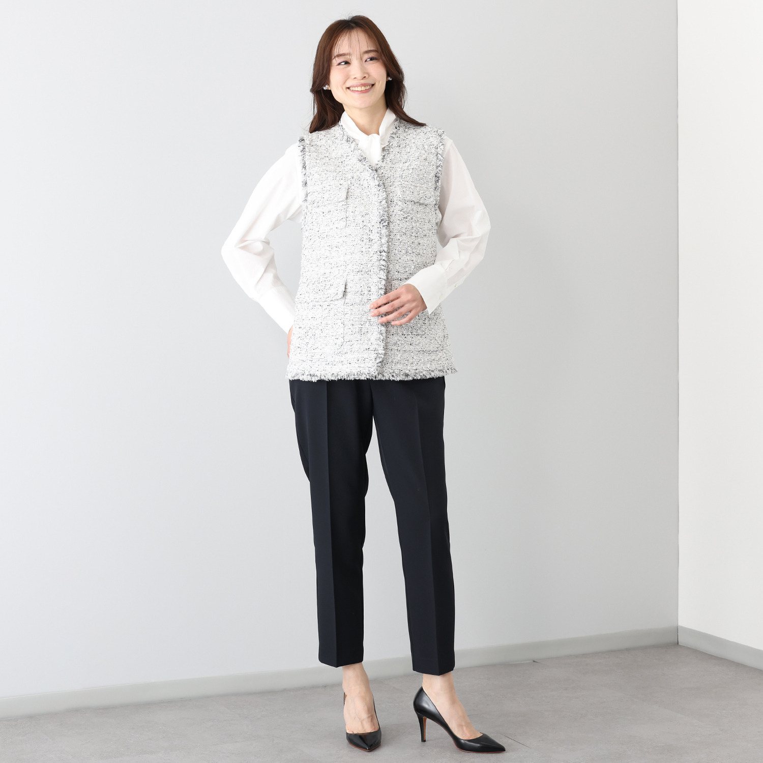 亀　恭子セレクト！ ロペ 尾州産ツイード生地使用 ポケットアクセント Ｖネックジレ