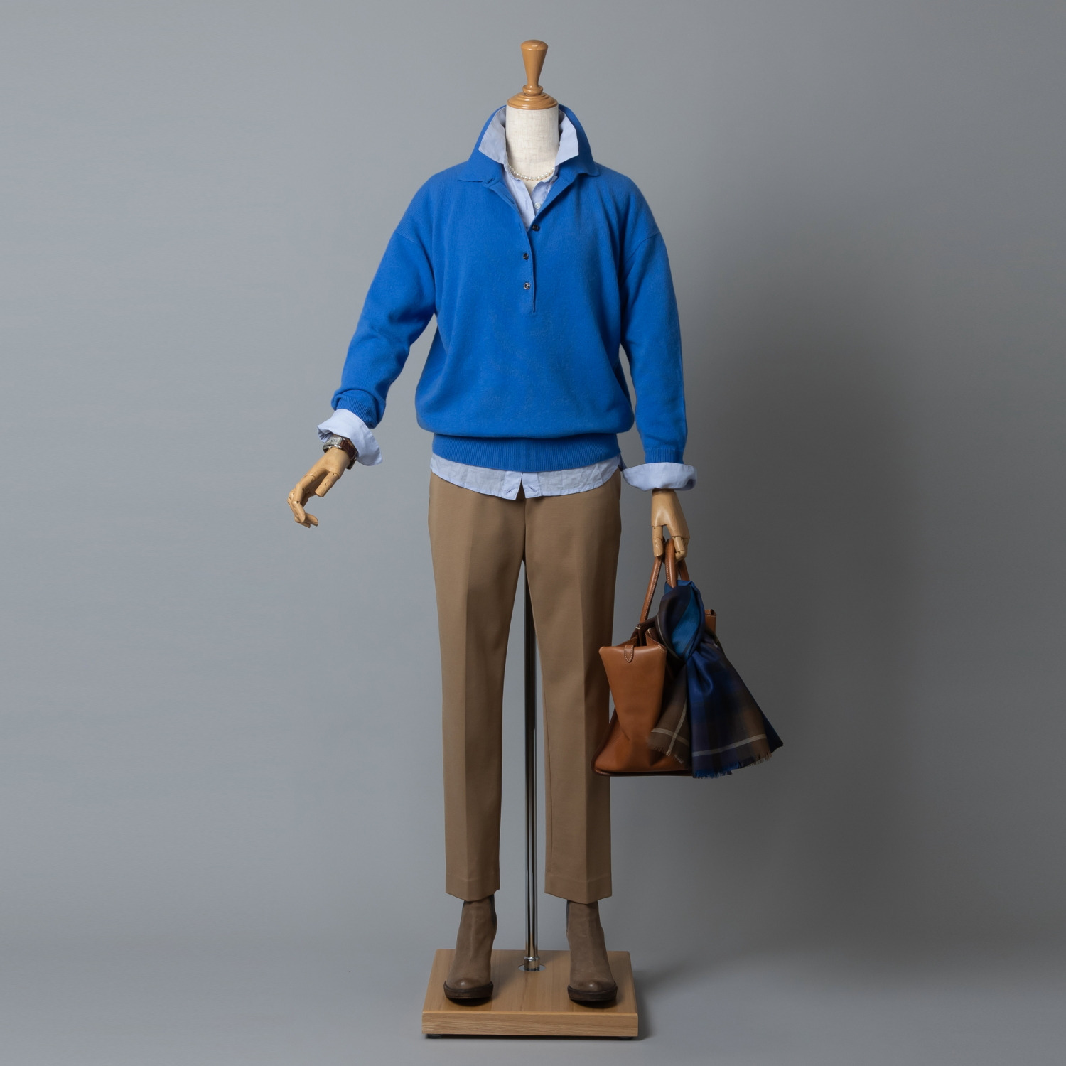 アズイズ　ビーマイセルフ バイ　ネイチャーズ モンゴルカシミヤ セミワイドシルエット ポロカラープルオーバー