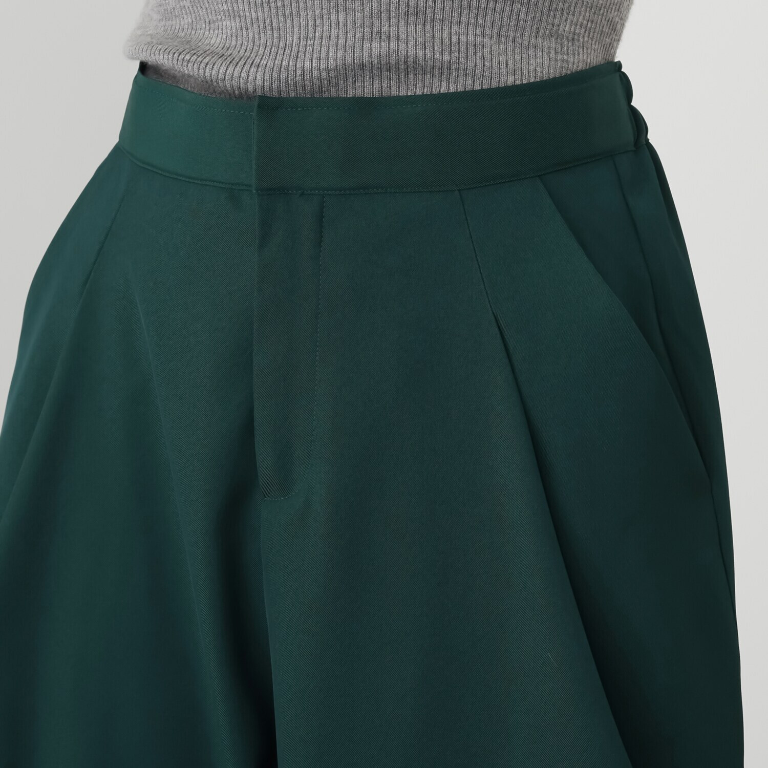 コモエリークローゼット ボリュームタック アンクルパンツ