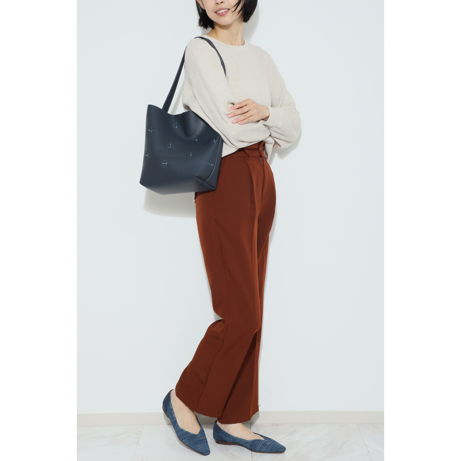 クーコ 星柄刺しゅう ワンショルダーバッグ