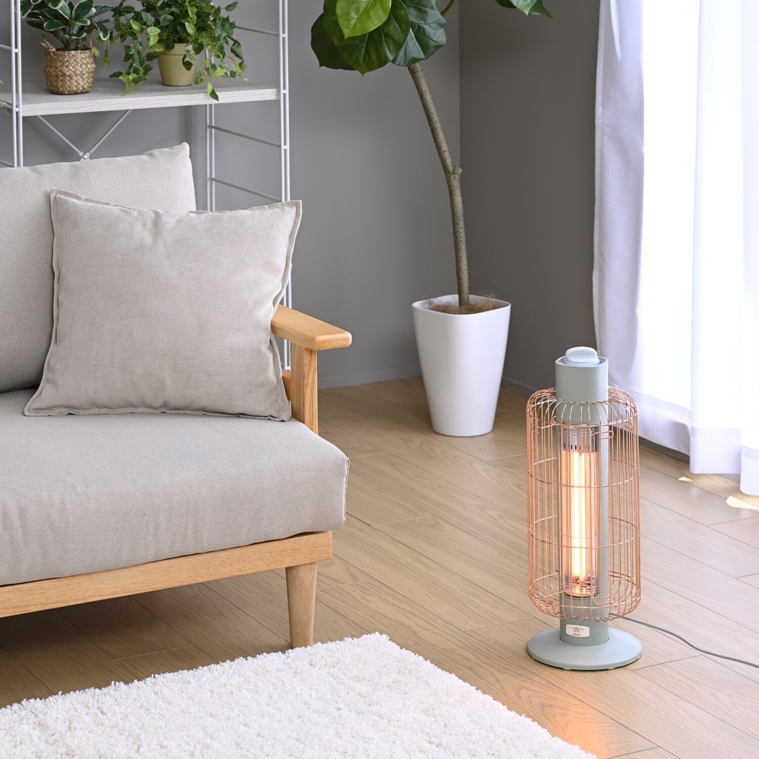 アラジン 約０．２秒で発熱！ すばやく暖かく 持ち運びもできる 遠赤グラファイトヒーター “トリカゴ” ＜限定生産の 　ピンクゴールドガード＞