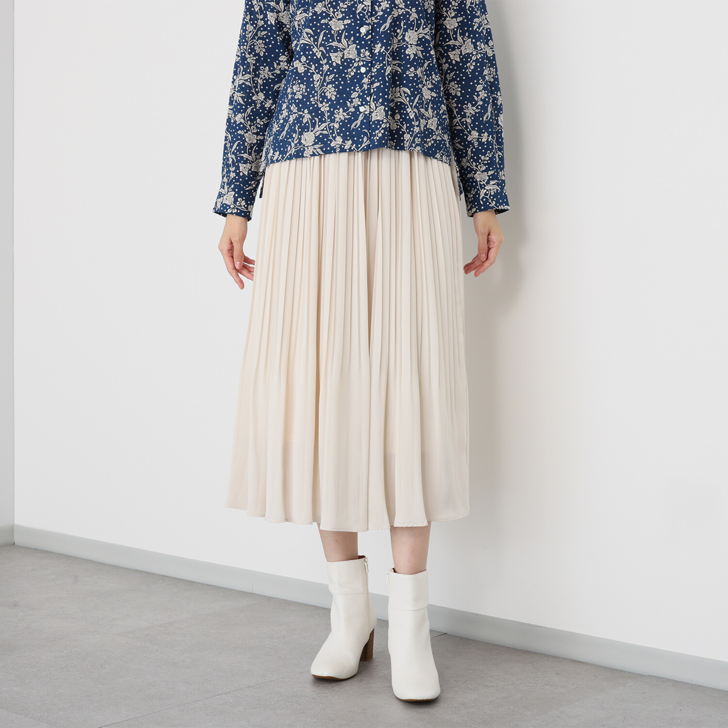 ソソット アンティーク調サテン 消しプリーツスカート