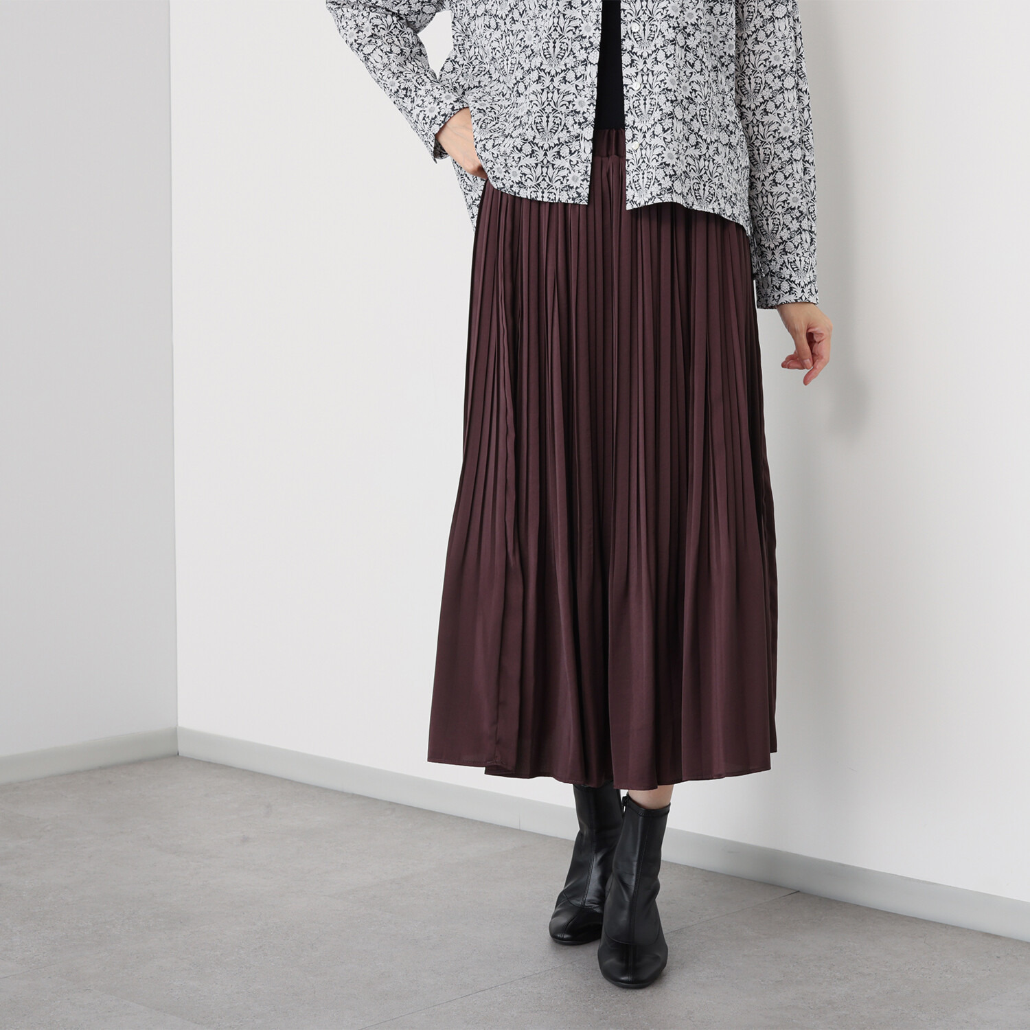 ソソット アンティーク調サテン 消しプリーツスカート