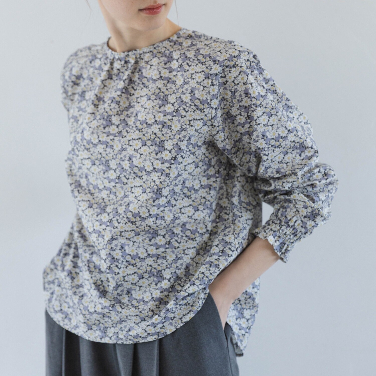 ソソット リバティプリント ポプリンギャザーブラウス
