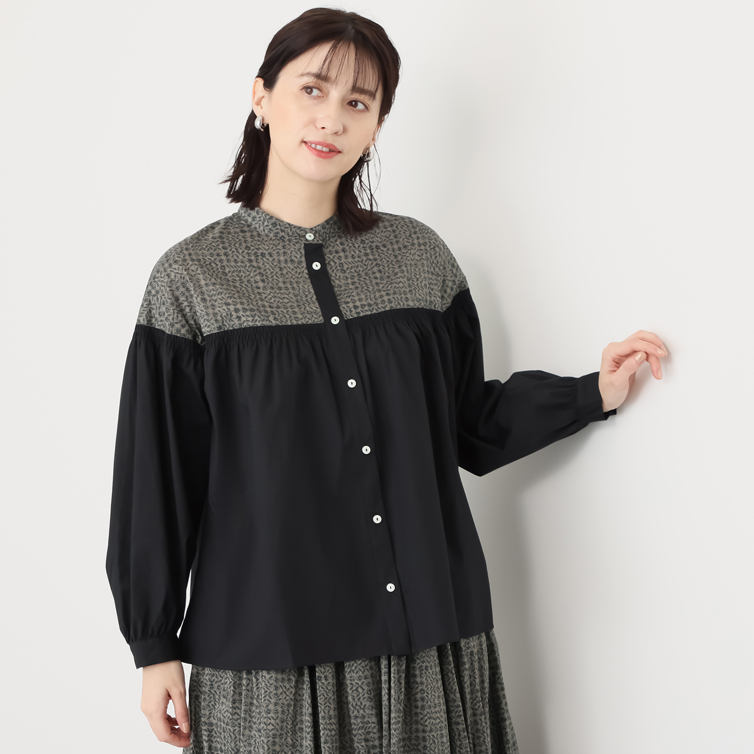 ソソット リバティプリント ゴムシャーリング切替 ブラウス
