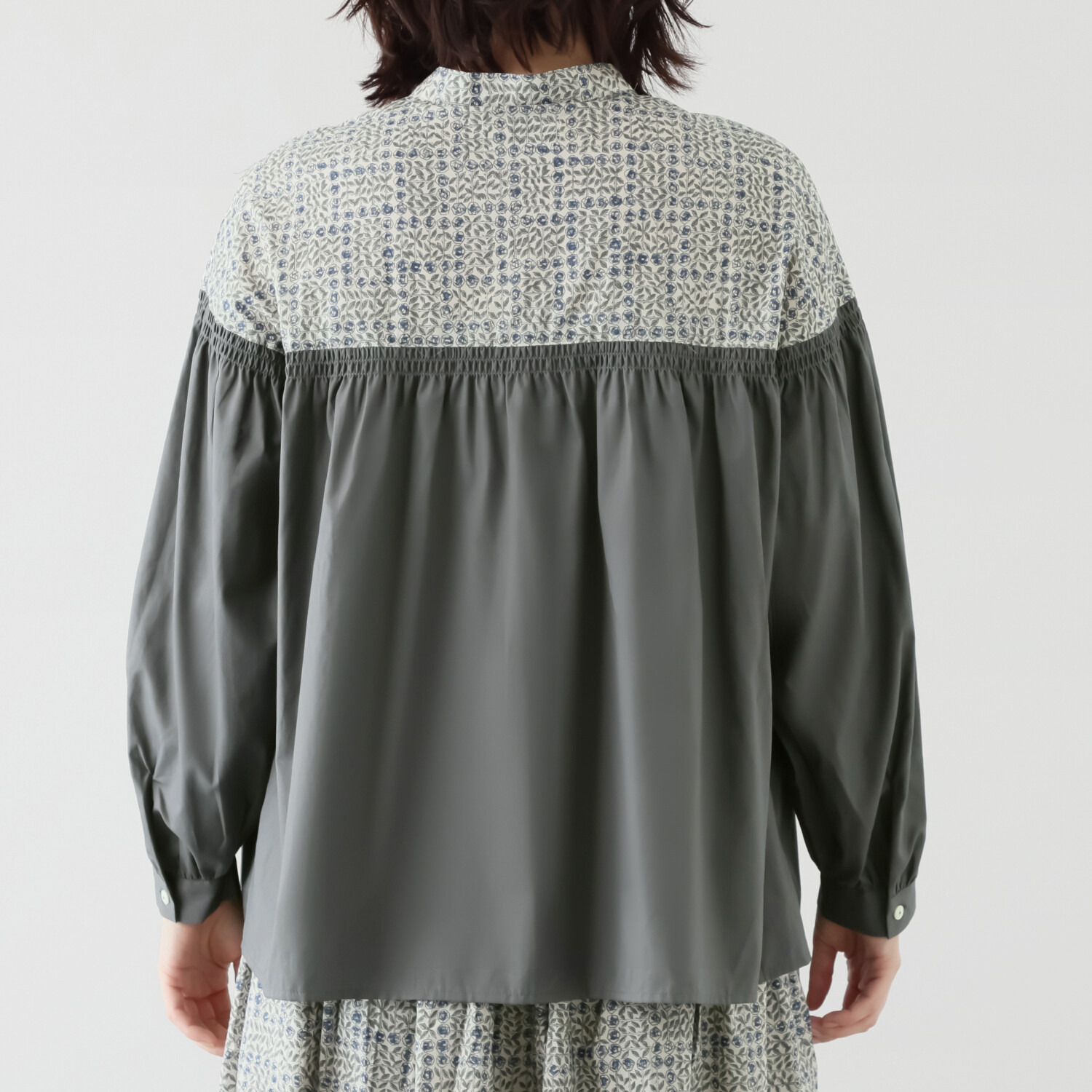 ソソット リバティプリント ゴムシャーリング切替 ブラウス
