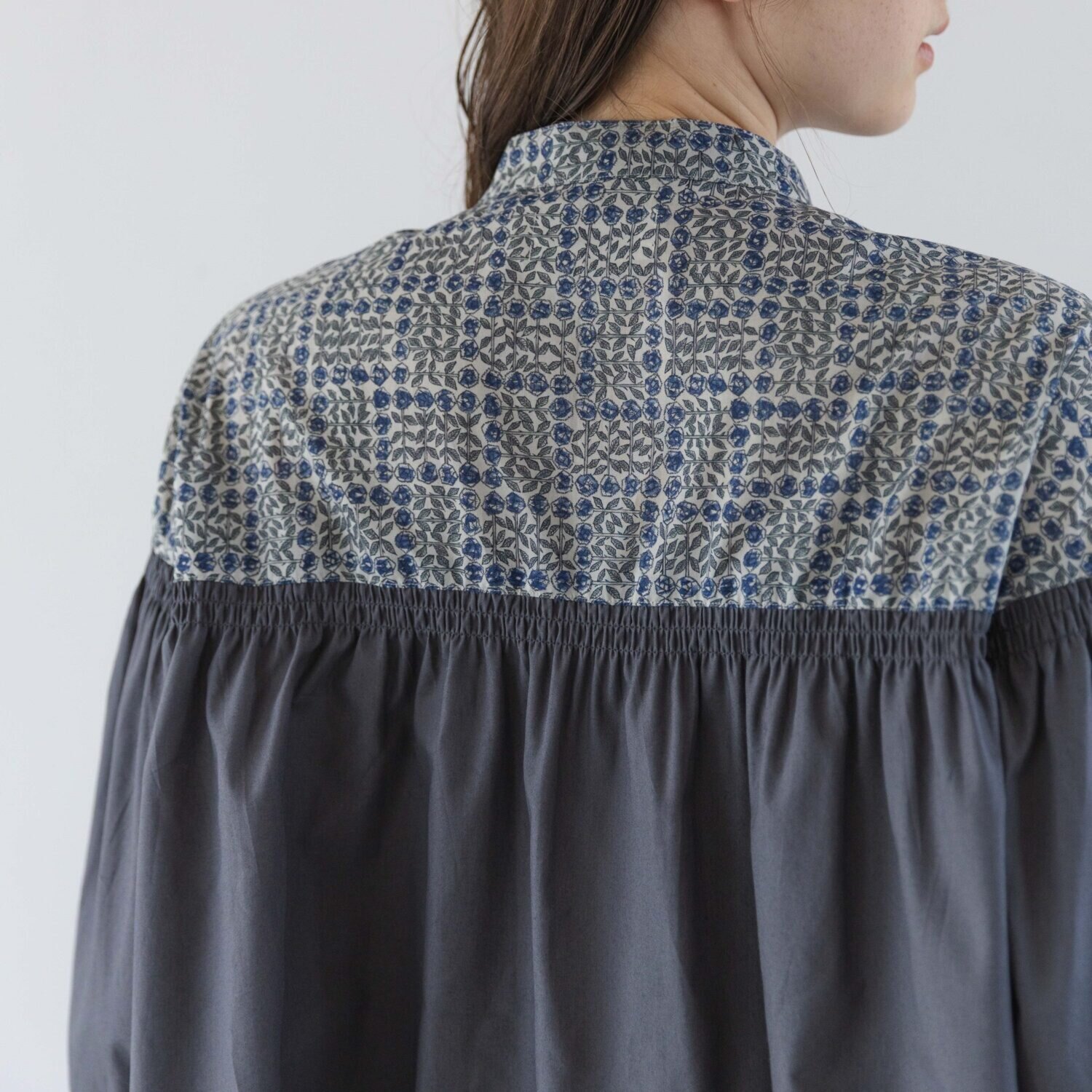 ソソット リバティプリント ゴムシャーリング切替 ブラウス