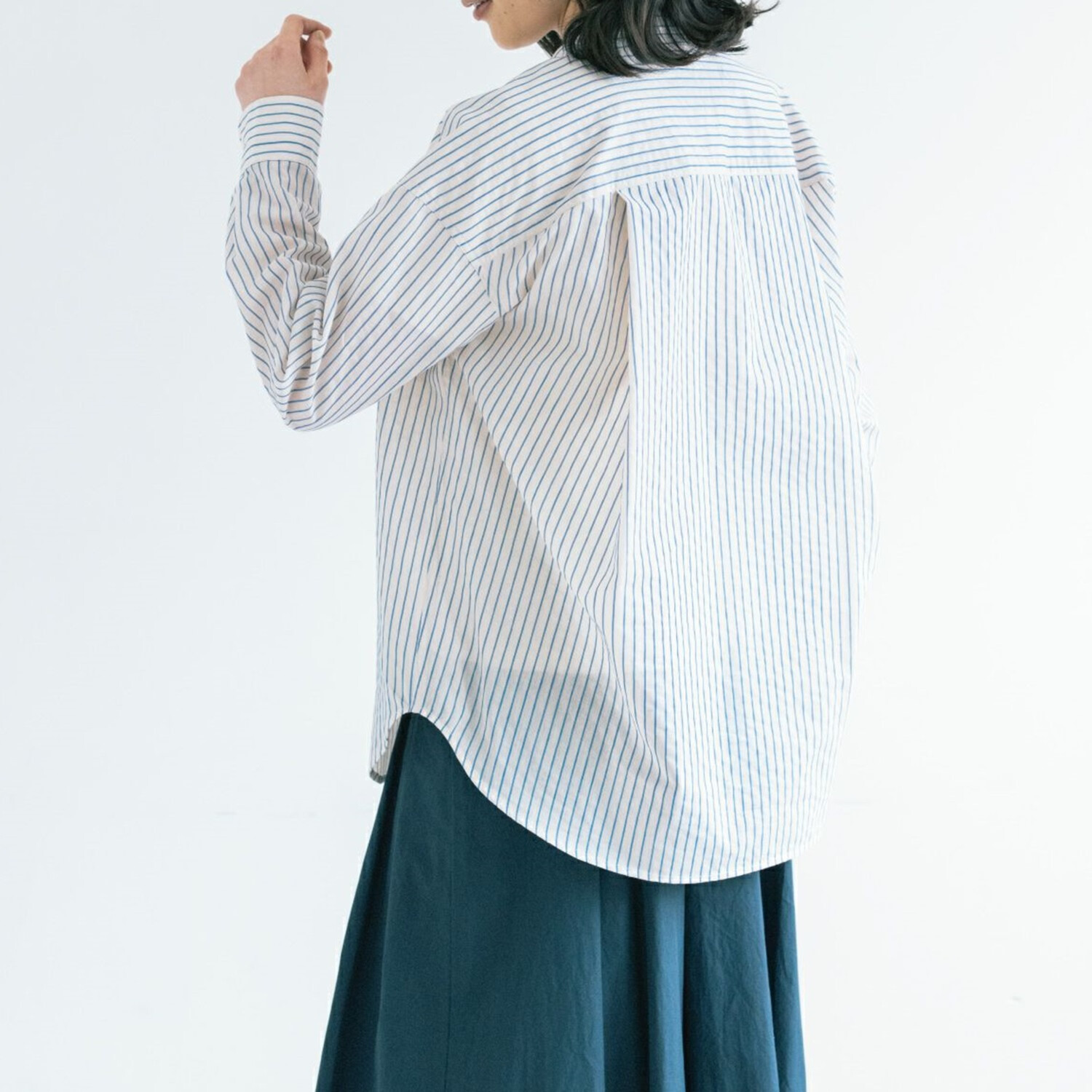 ポンデシャロン 刺しゅうボタン バンドカラーシャツ