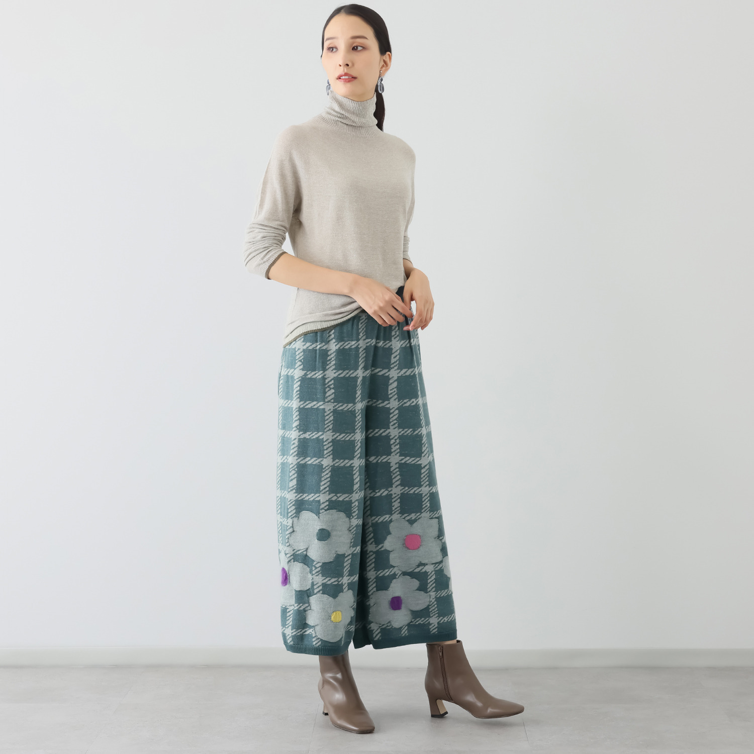 エム　アンド　キョウコ 圧縮ニットパンツ