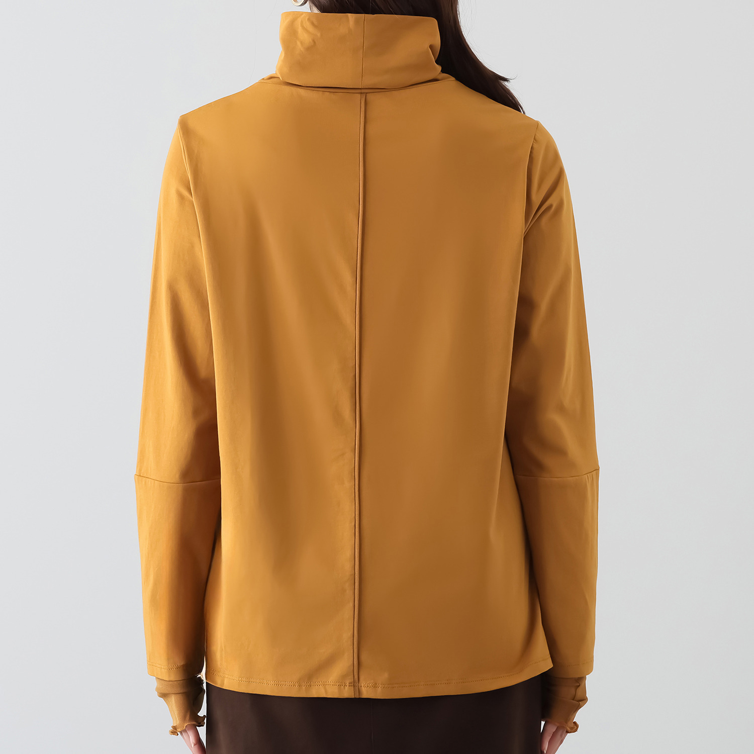 エイジャ 重ね着でも１枚でも サマになる 洗練チュールレイヤード カットソー