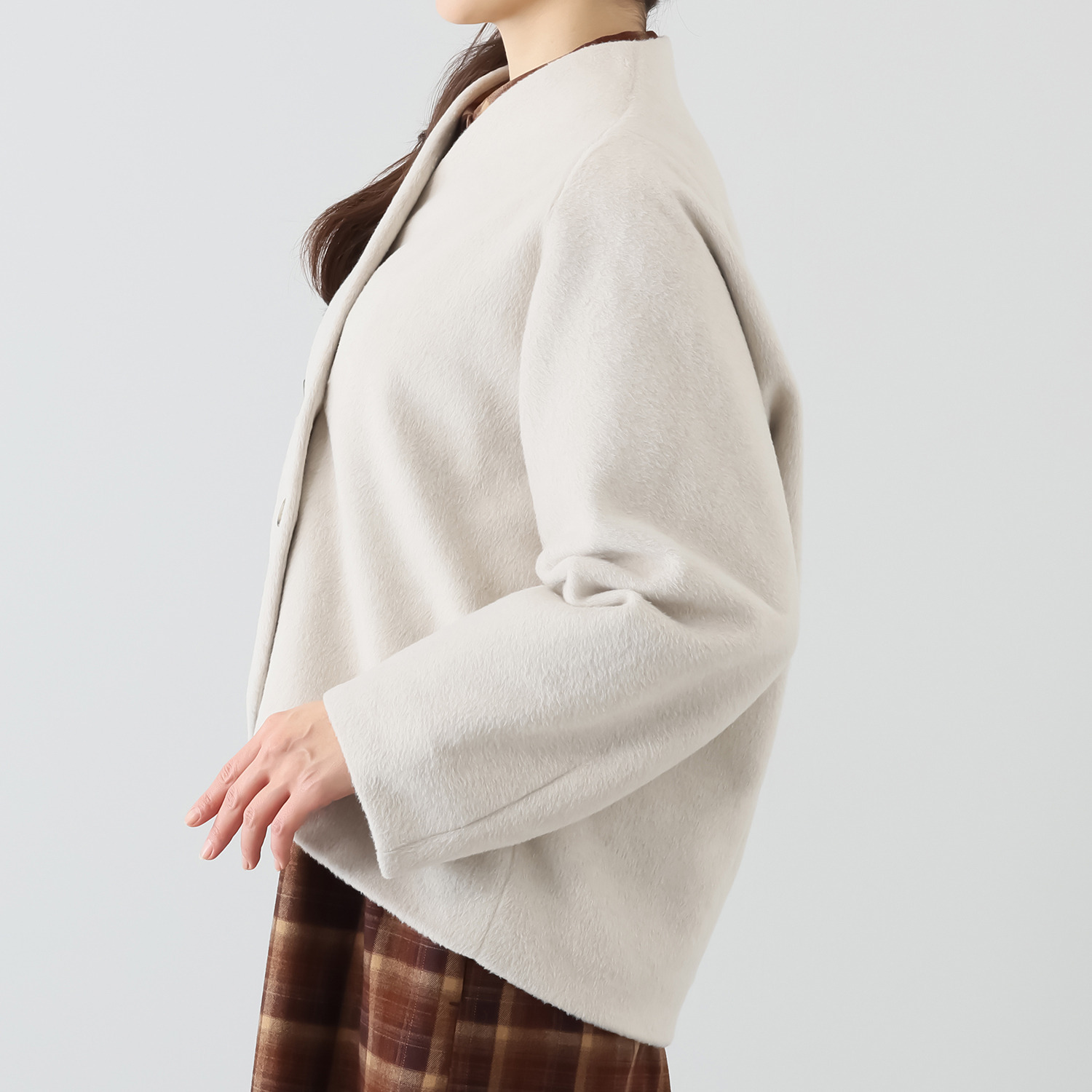 エイジャ 新鮮な丈バランスと シルエットで華やぐ ふんわり丸い ショートジャケット