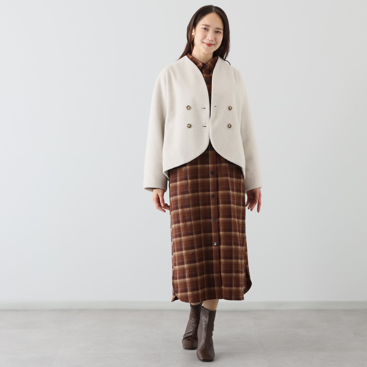 エイジャ 新鮮な丈バランスと シルエットで華やぐ ふんわり丸い ショートジャケット