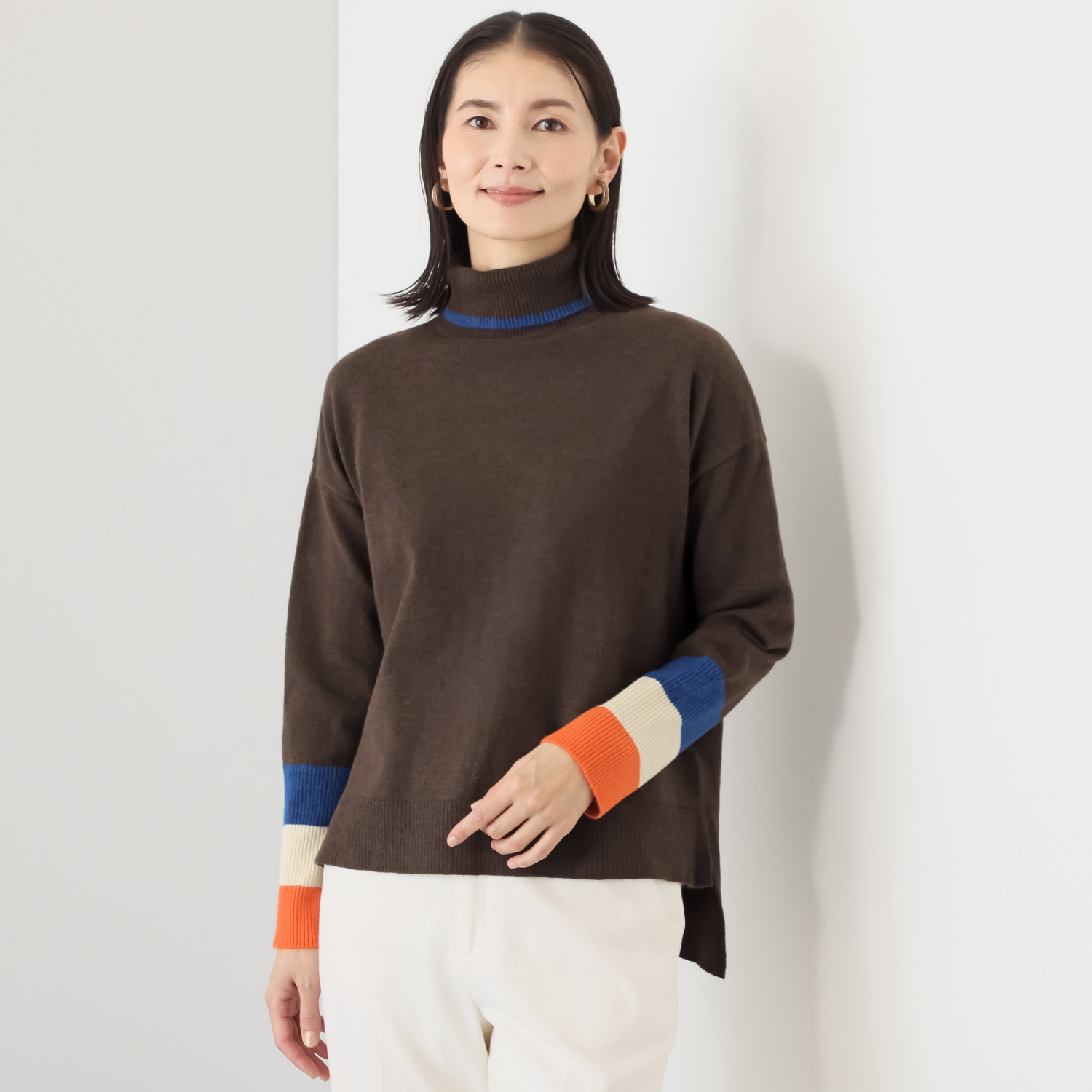 エバーグリーン エバーモア 着るだけで主役級 シンプルに着映える マルチ配色ニット ハイネックプルオーバー