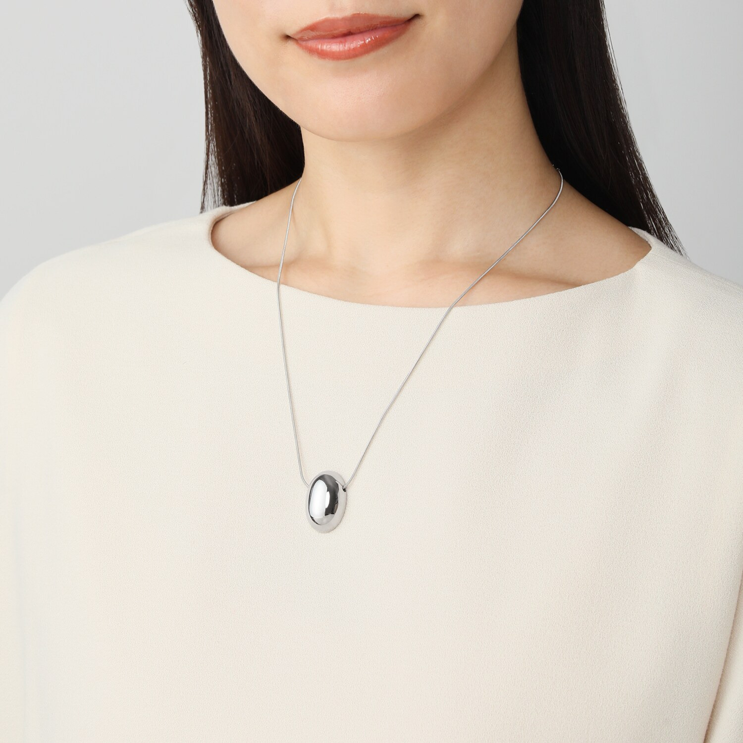 ステロ ステンレス プランプオーバルムーン ネックレス