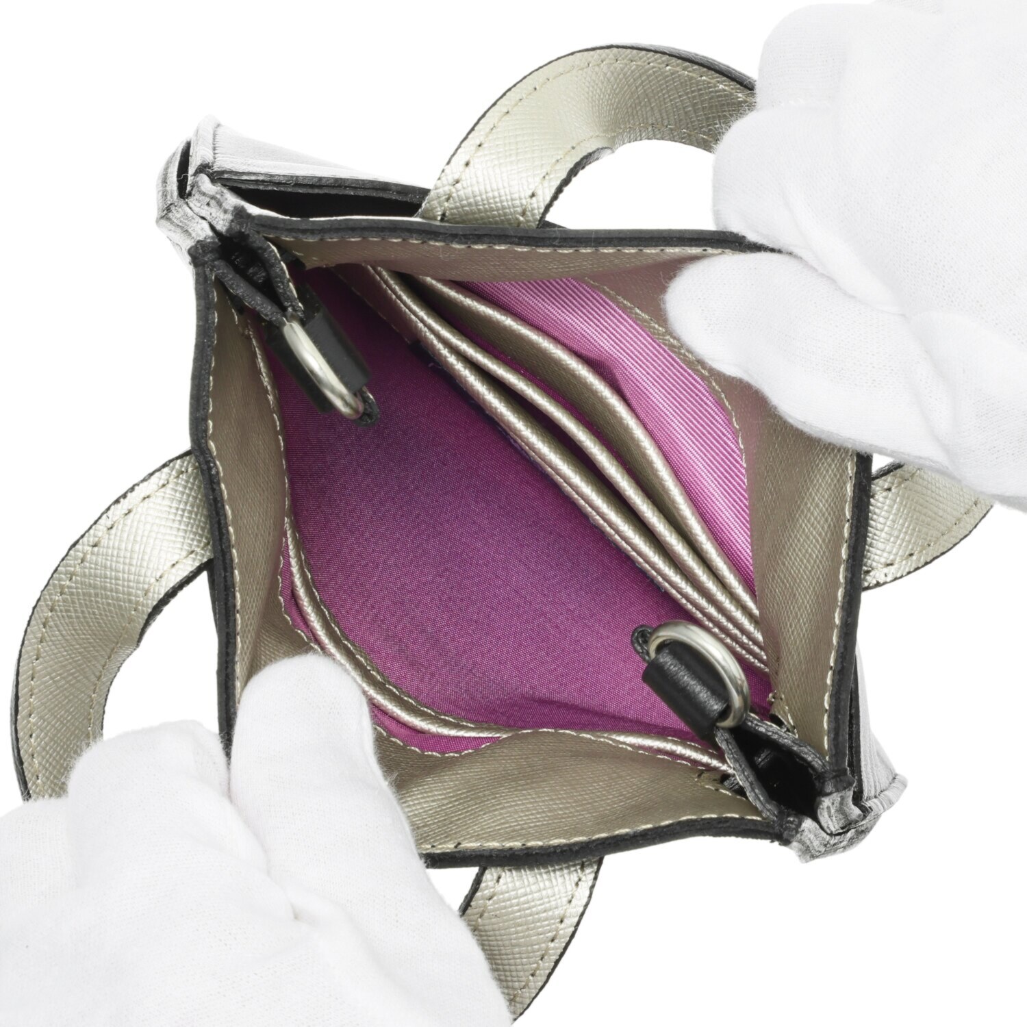 エーディーエムジェイ イタリアンラムレザー ストラップ付 モバイルポーチ