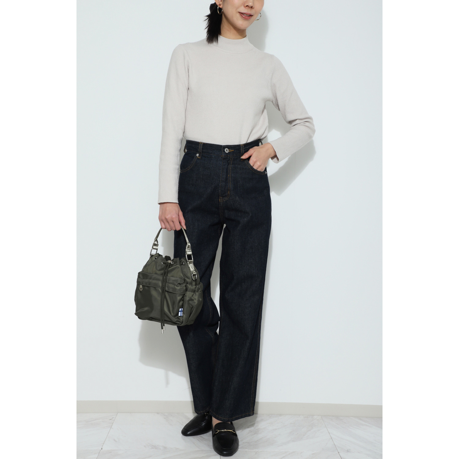 ファンティ ６ポケットで収納充実 軽くて丈夫な毎日使える 巾着型２ウェイバッグ