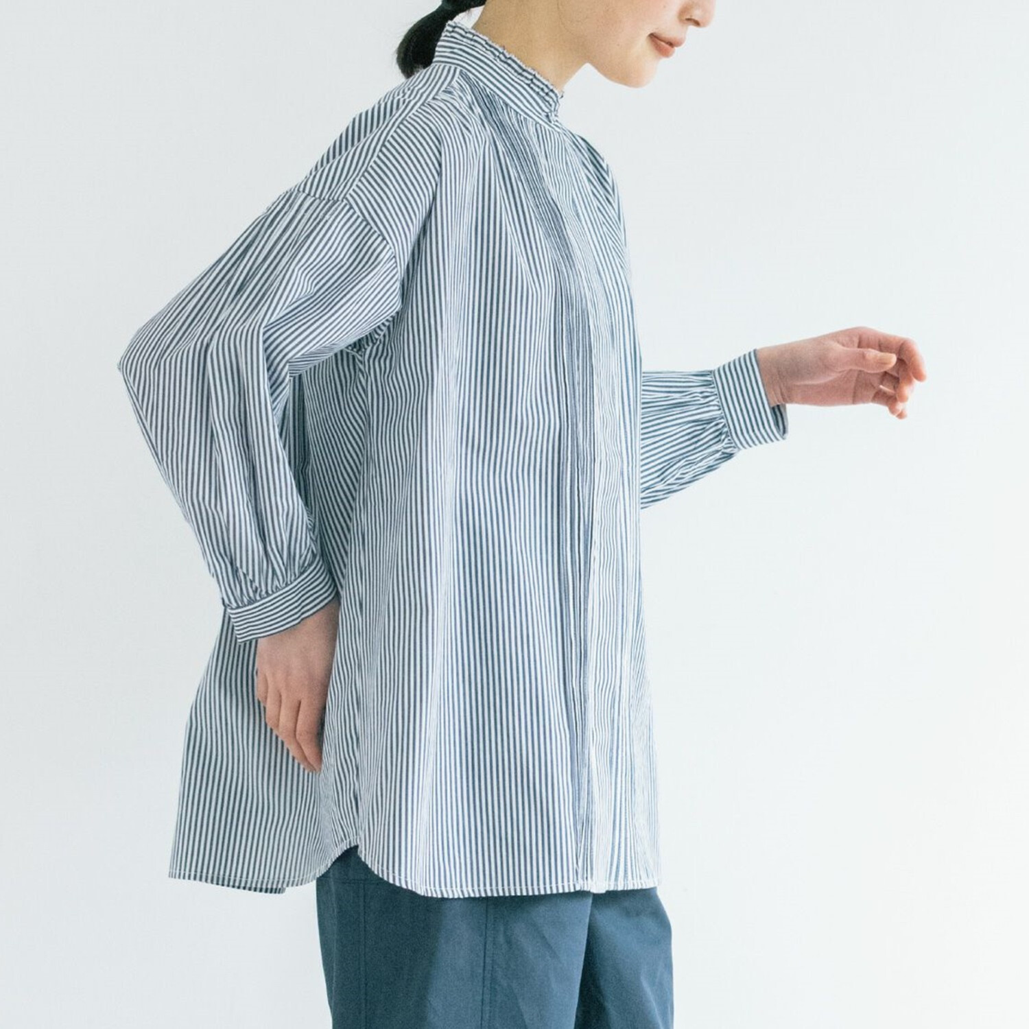 ポンデシャロン ピンタック バンドカラーシャツ