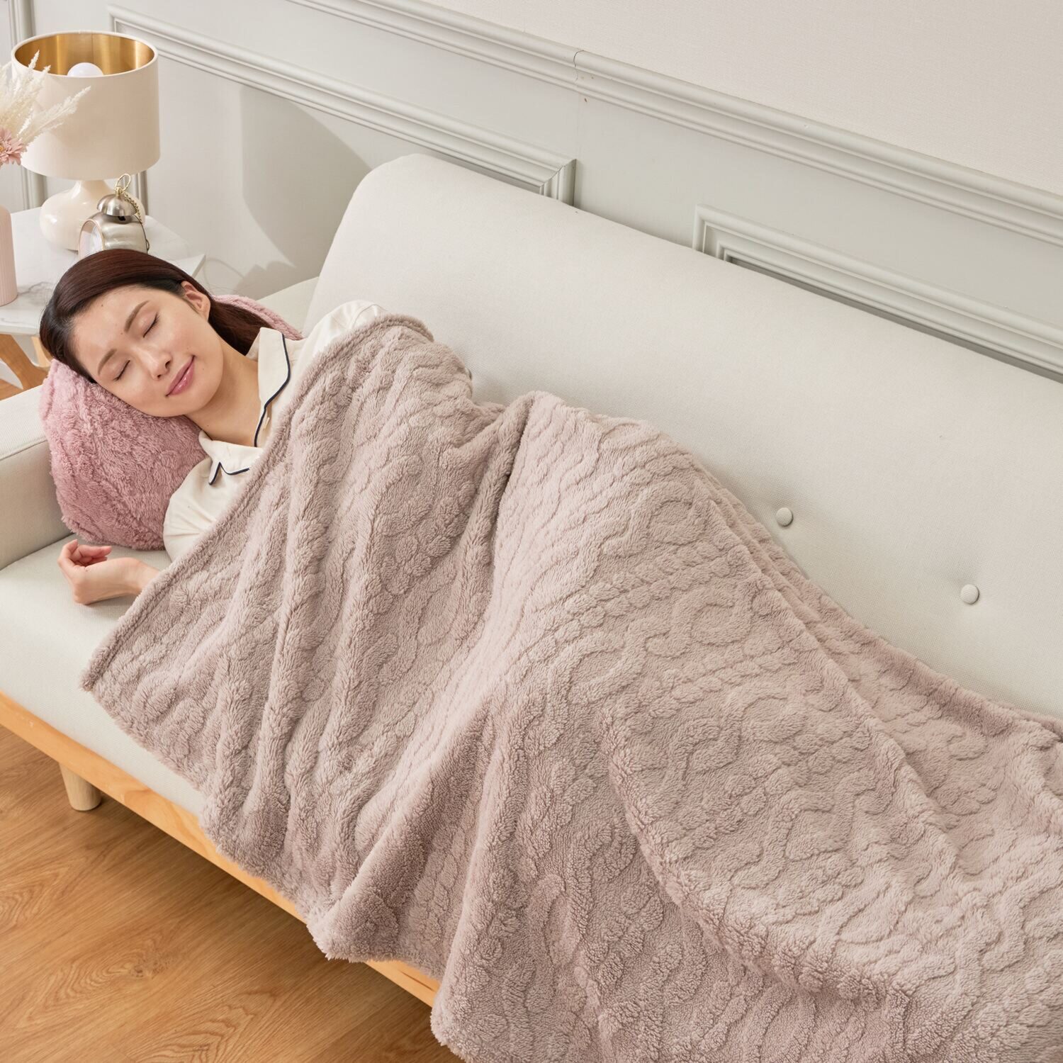 ｎｉｓｈｉｋａｗａ ケーブルニットデザイン クッションイン ハーフブランケット