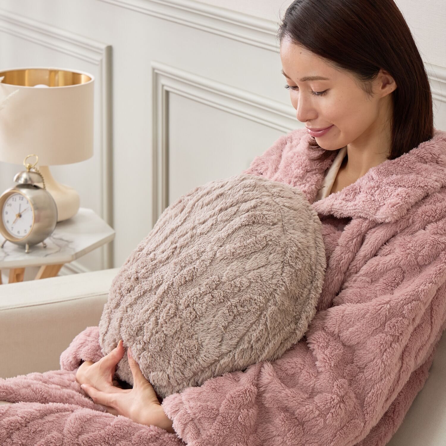 ｎｉｓｈｉｋａｗａ ケーブルニットデザイン クッションイン ハーフブランケット