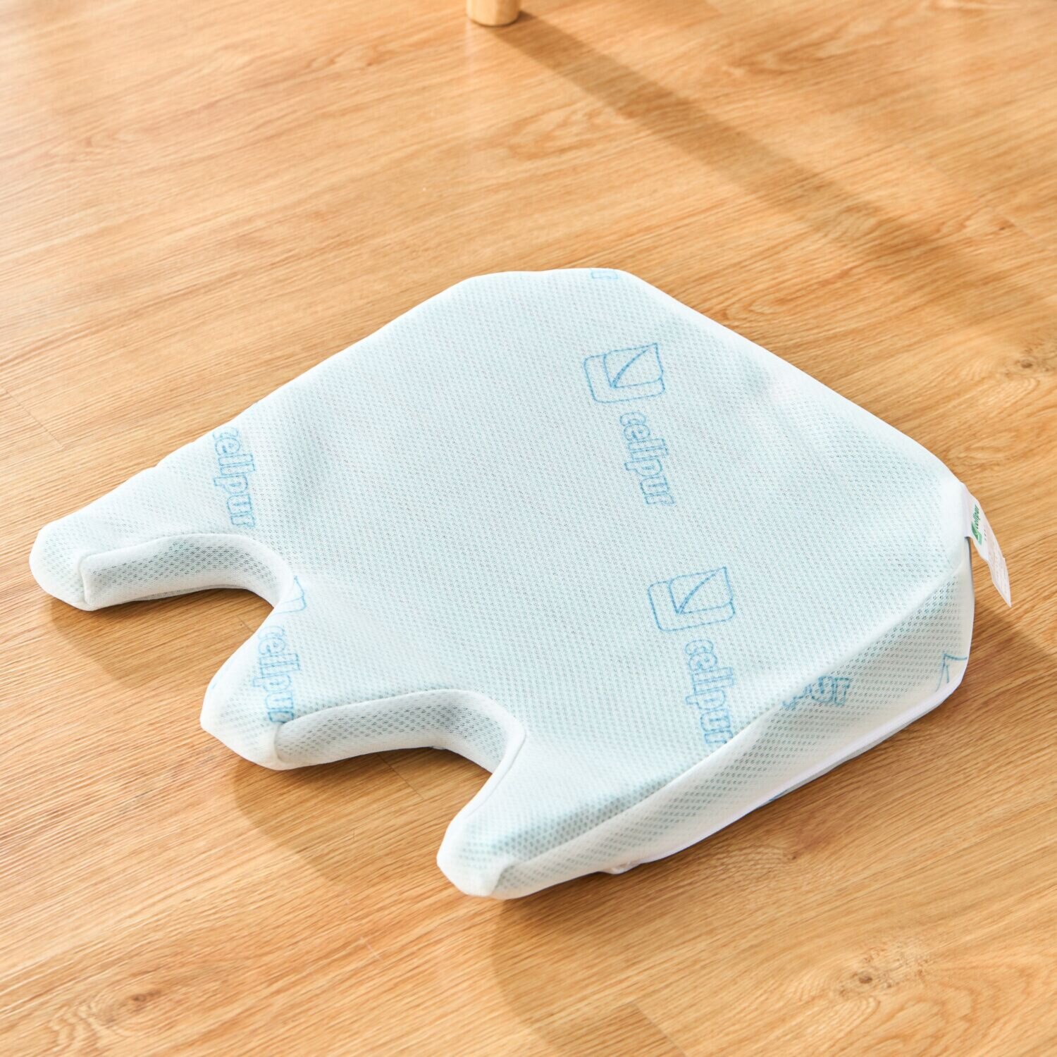 セルプール 特許取得形状で着座時の お尻と姿勢を快適に！ お尻のためのまくら フォー・ユア・ヒップＩＩＩ