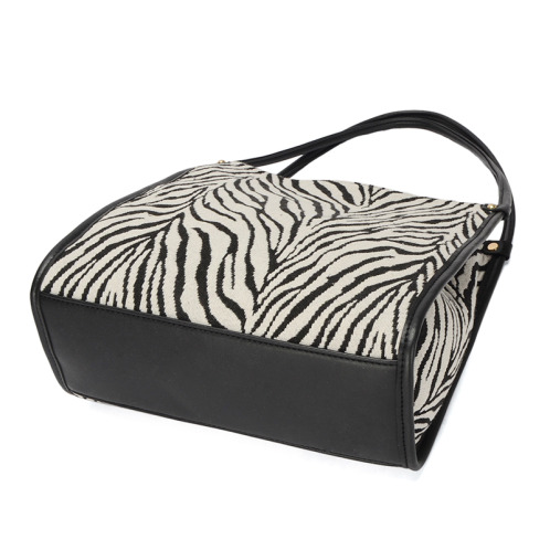 ラルジュ アニマル柄 トートバッグ