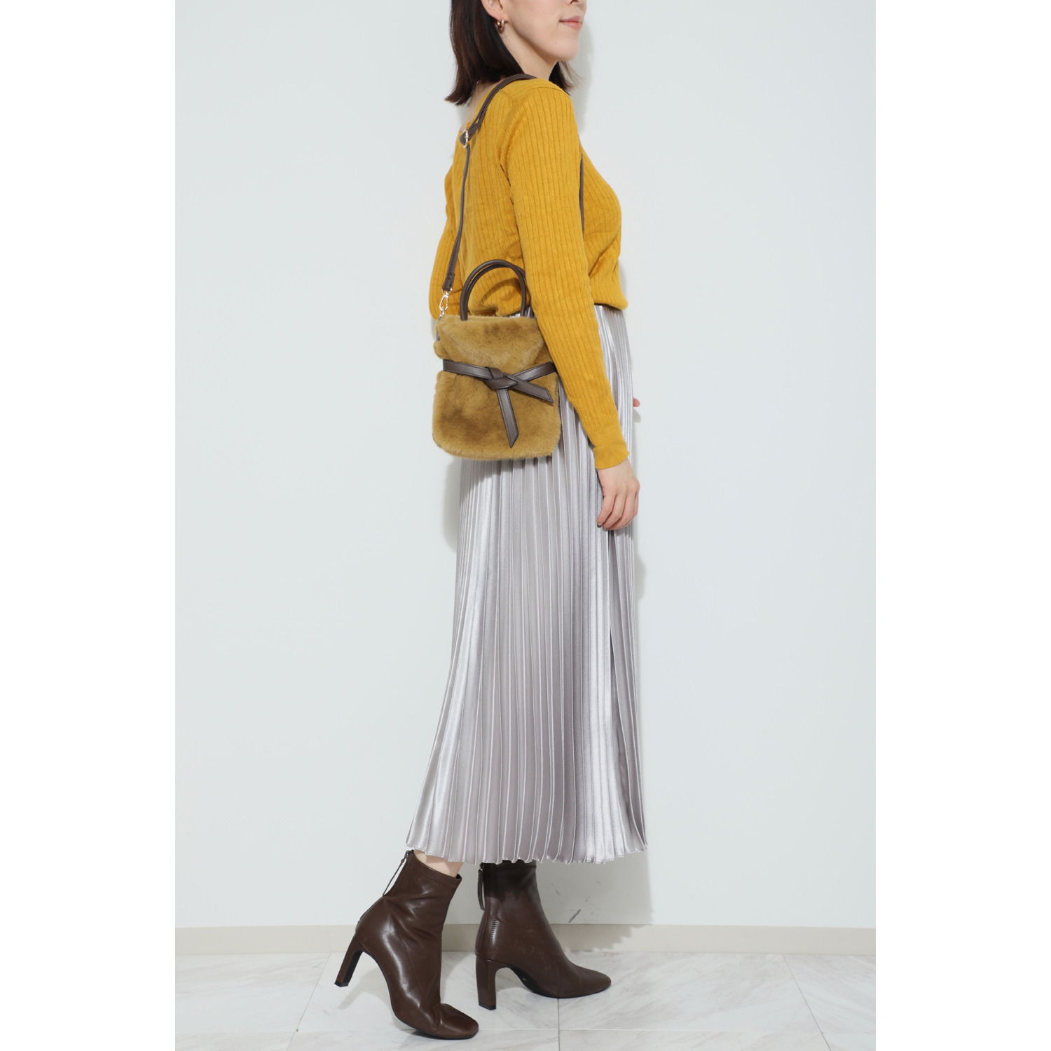 ラルジュ ベルトデザイン ファーポシェット