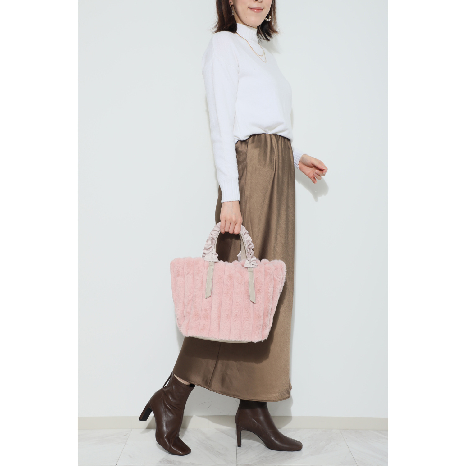 ラルジュ フリルハンドル ふわふわファー トートバッグ