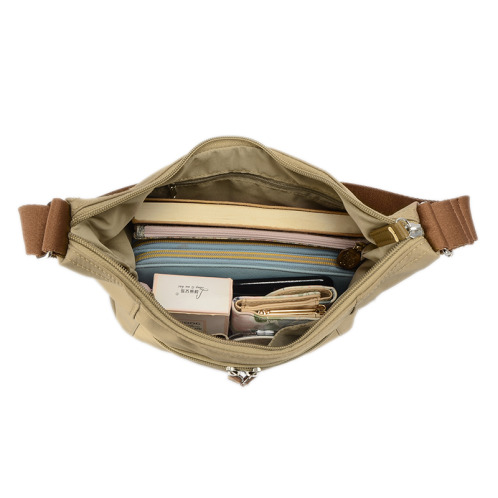 ラルジュ ポケットいっぱい 軽量ショルダーバッグ