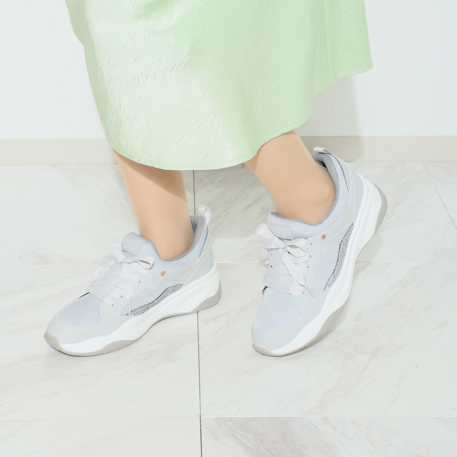 ハッシュドコーデ リボンレースアクセント ヒールアップ ラメスリッポン