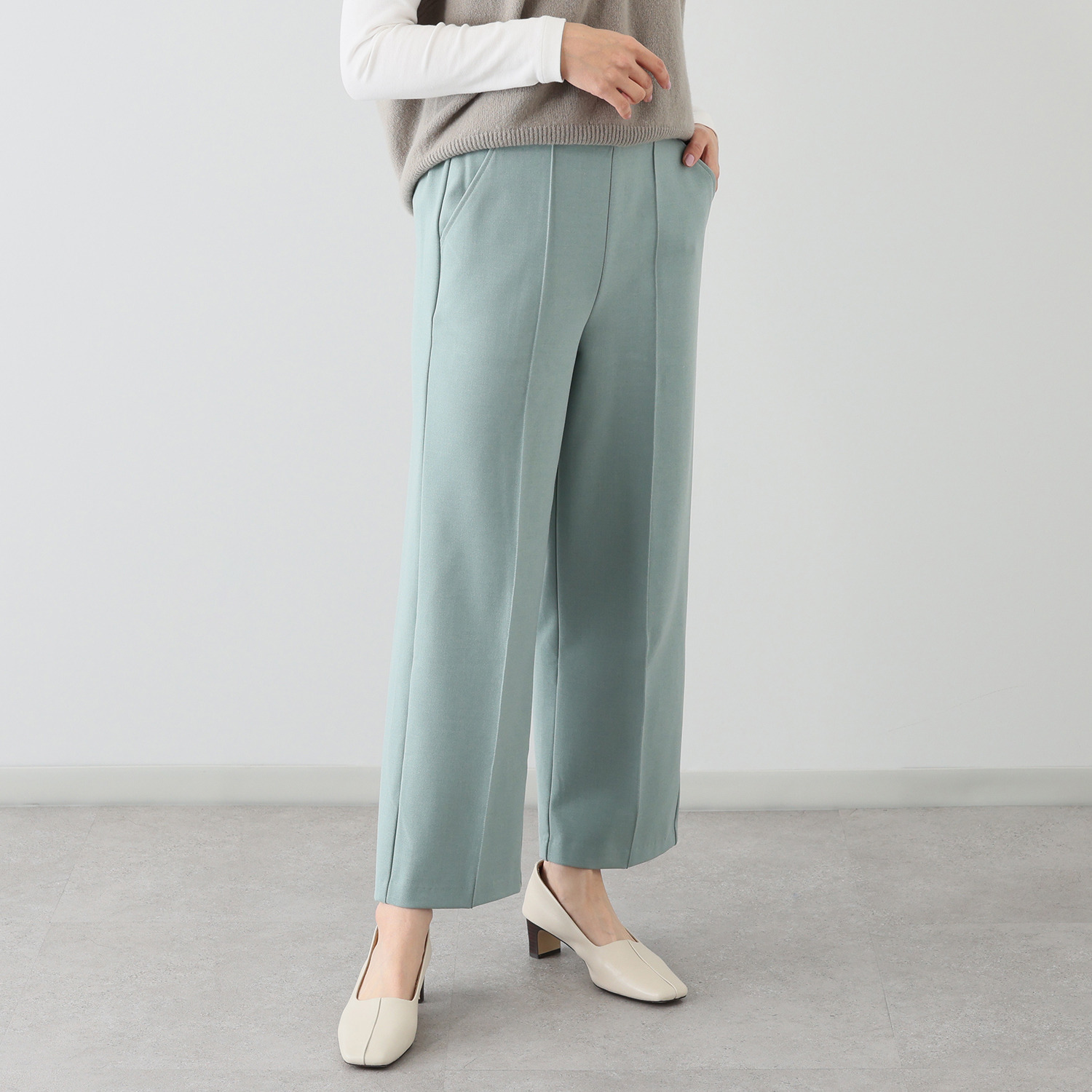 ＴＡＫＵＭＩＢＡ 吸湿発熱 ウーリッチウォーム イージーワイドスラックス ＜股下６５ｃｍ＞