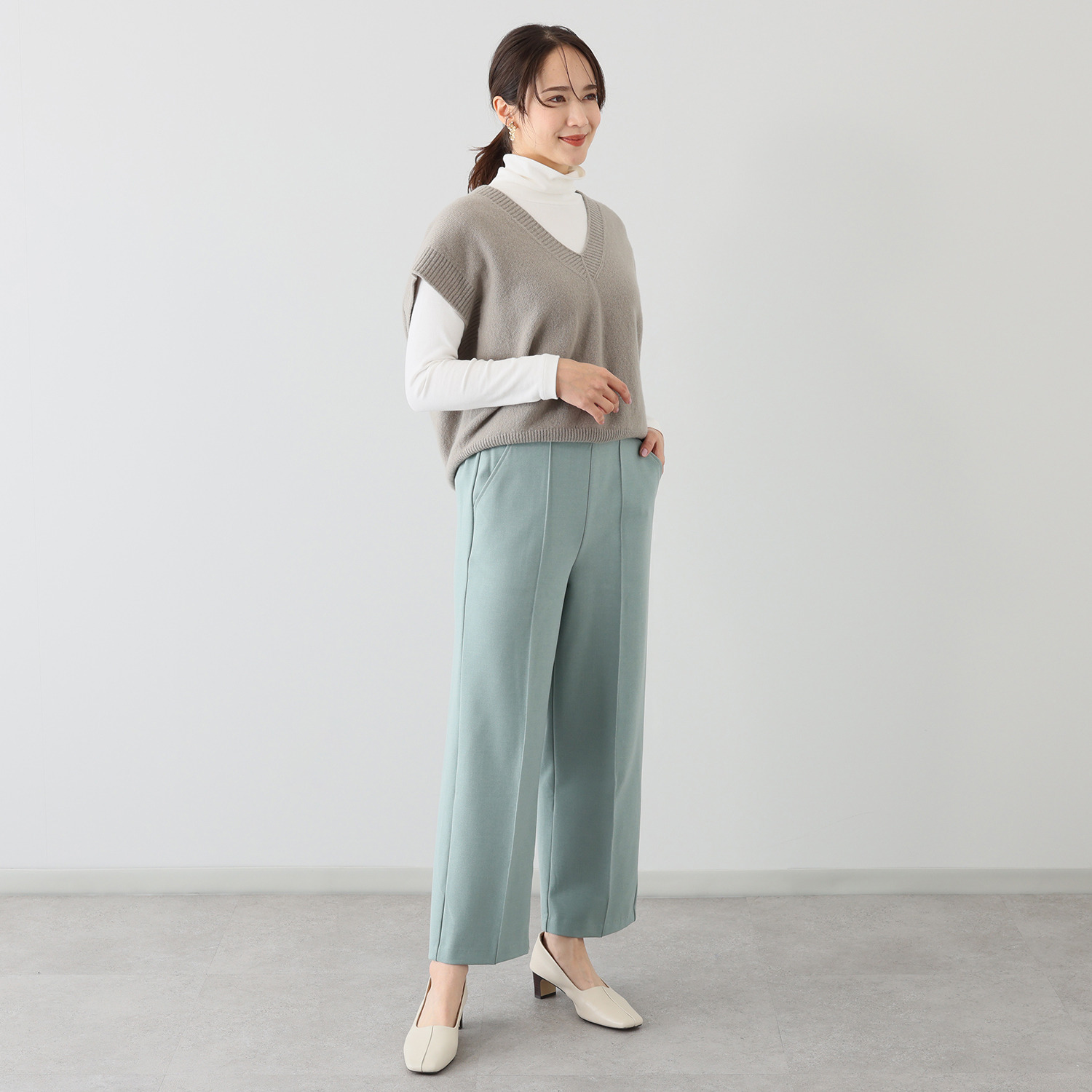 ＴＡＫＵＭＩＢＡ 吸湿発熱 ウーリッチウォーム イージーワイドスラックス ＜股下６５ｃｍ＞