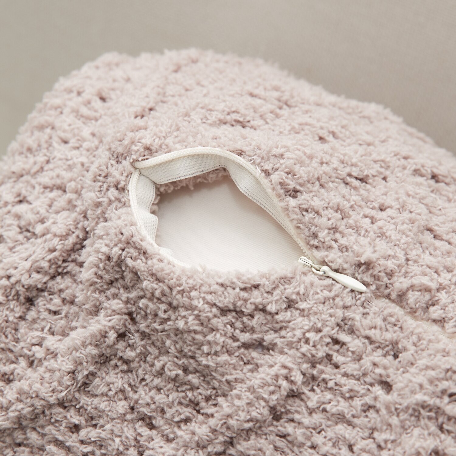 大津毛織 吸湿発熱ホットテックス ふわふわモコモコ ファンシーヤーン ボルスタークッション