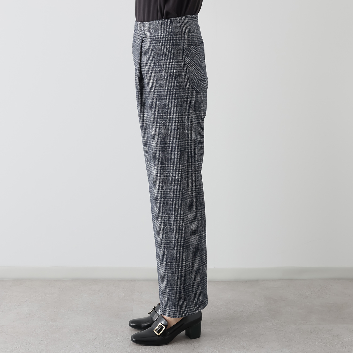 ピーツー 吸湿発熱・吸放湿 裏起毛セミワイドパンツ