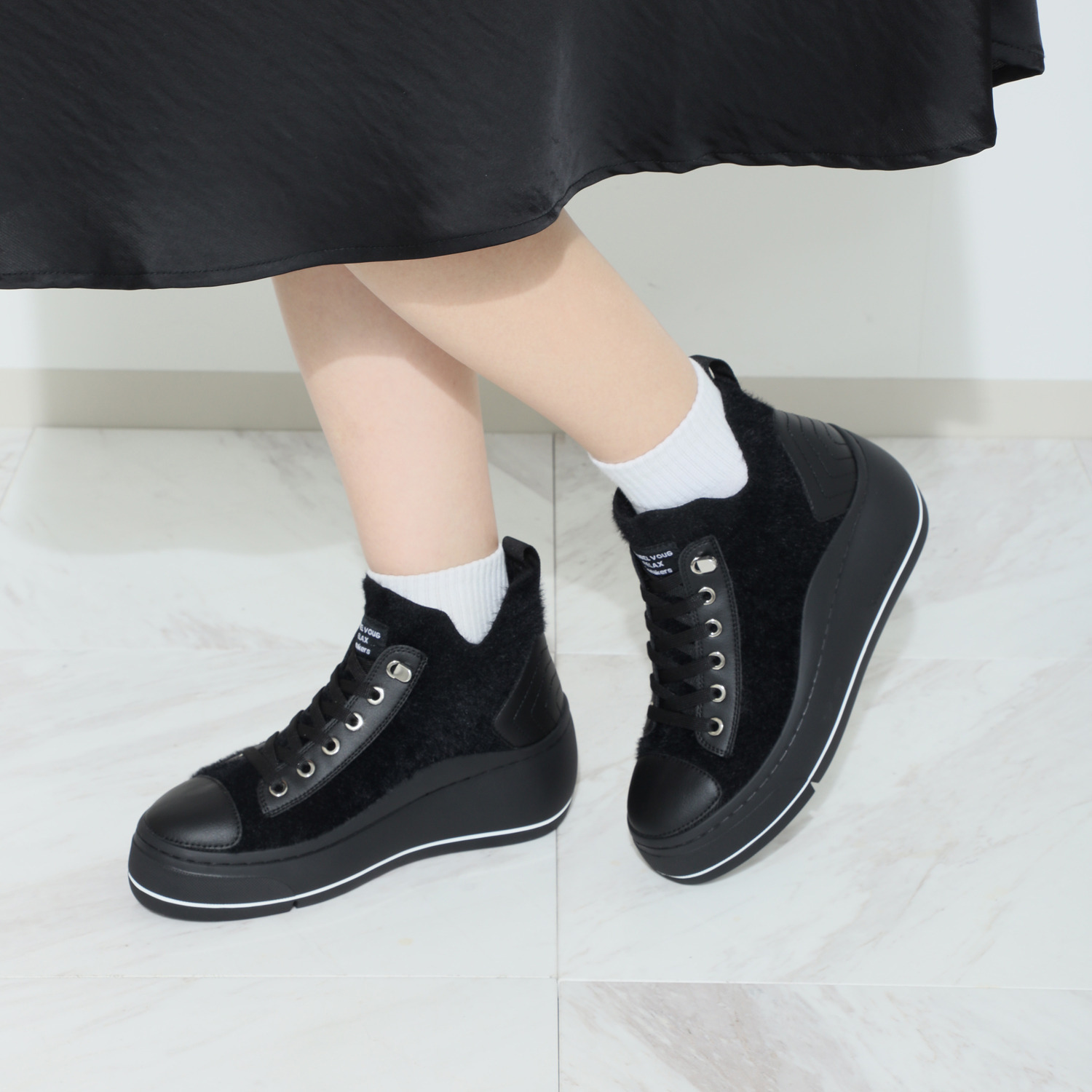 ヌーベルヴォーグ リュクスライン ふわふわモコモコニット＆ 牛革 解かずに履ける 厚底スニーカーブーツ