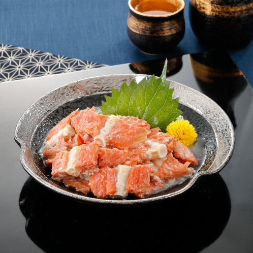 目利き人厳選! ロシア産紅鮭の ほろっと中骨缶詰 目利き人厳選! ロシア産紅鮭の ほろっと中骨缶詰