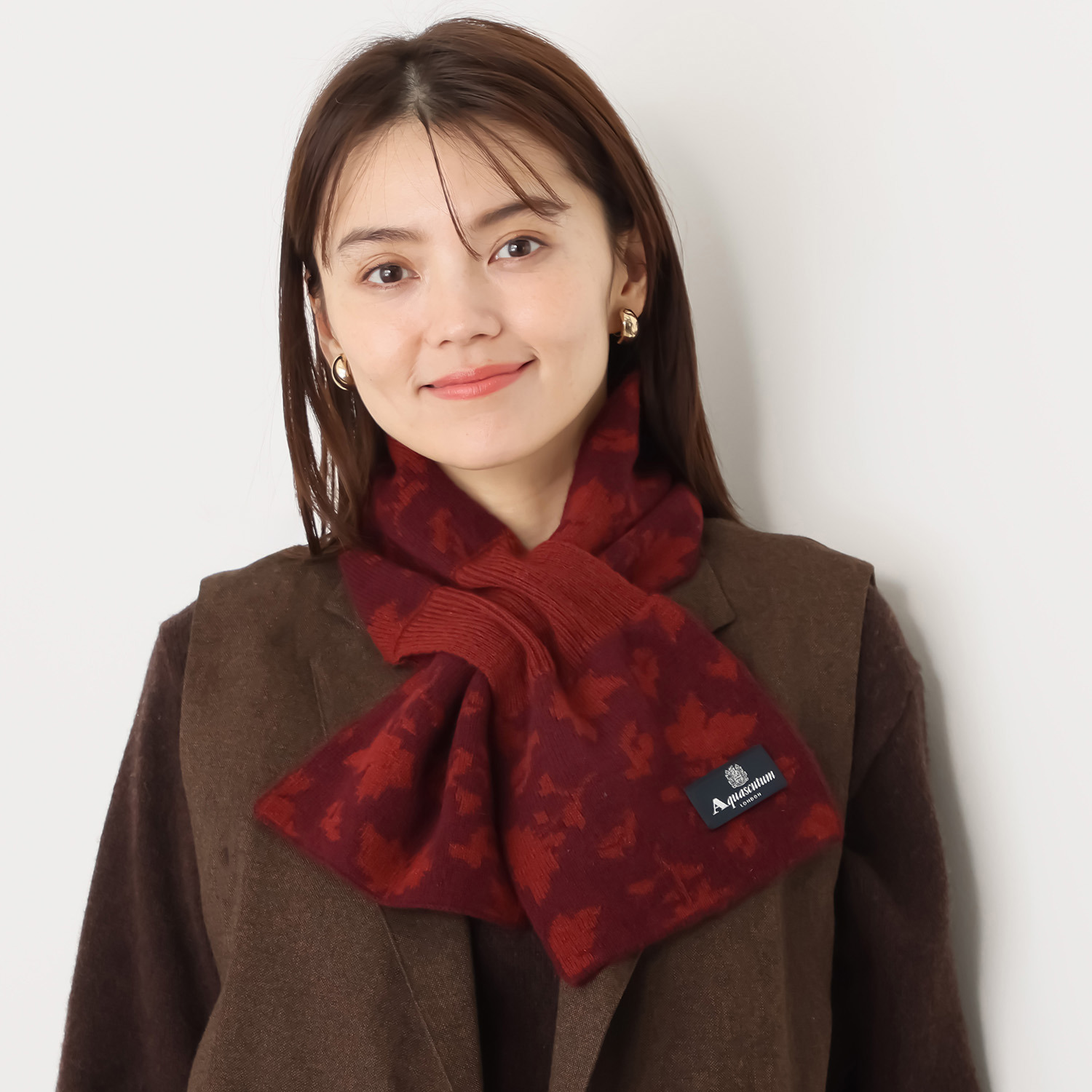 アクアスキュータム ウール１００％ リーフジャガード キャンディマフラー