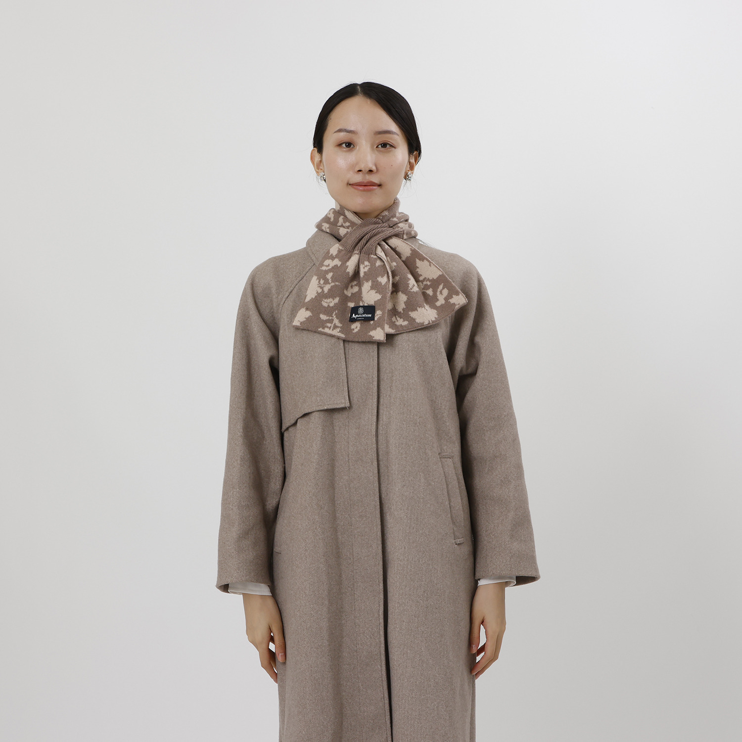 アクアスキュータム ウール１００％ リーフジャガード キャンディマフラー