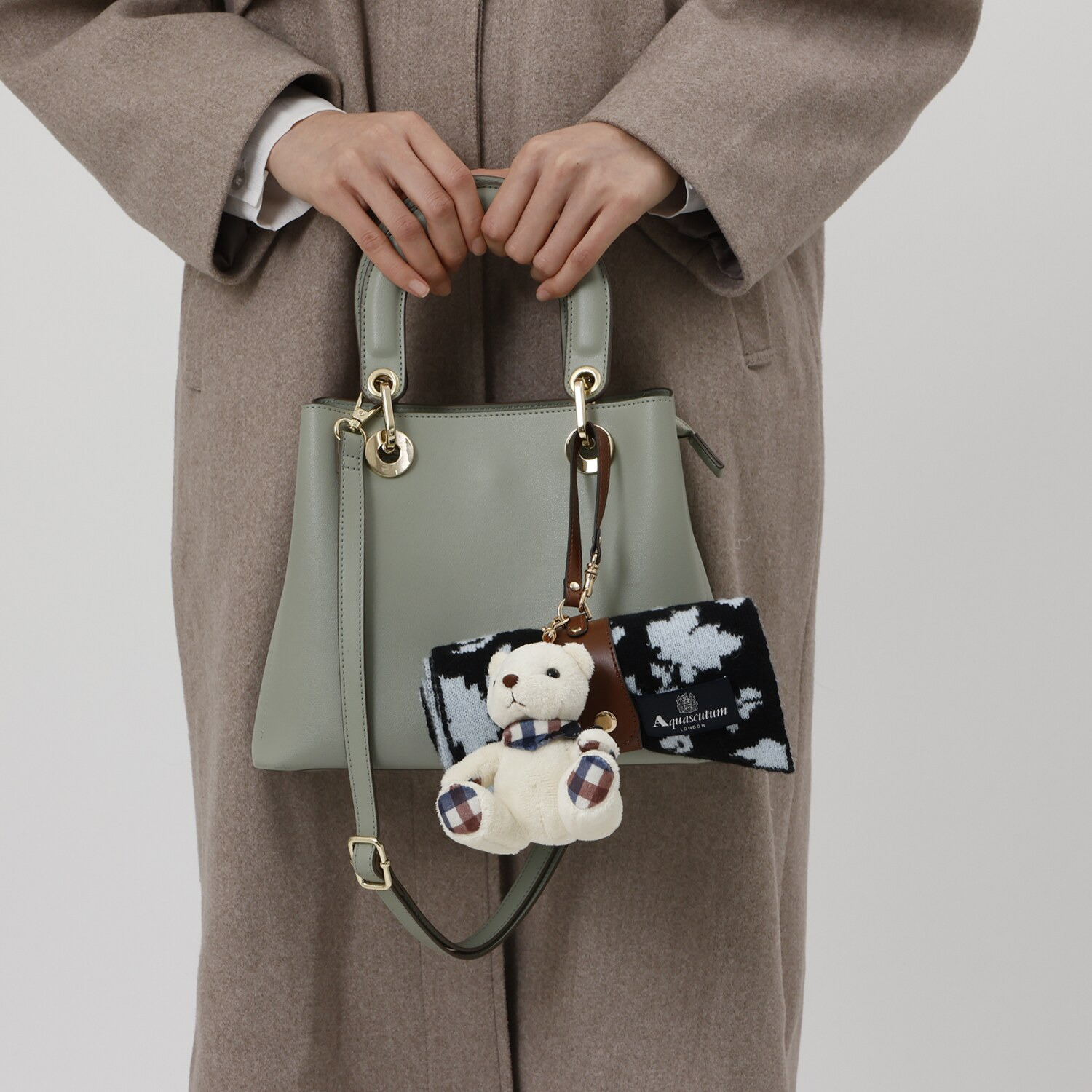 アクアスキュータム ウール１００％ リーフジャガード キャンディマフラー