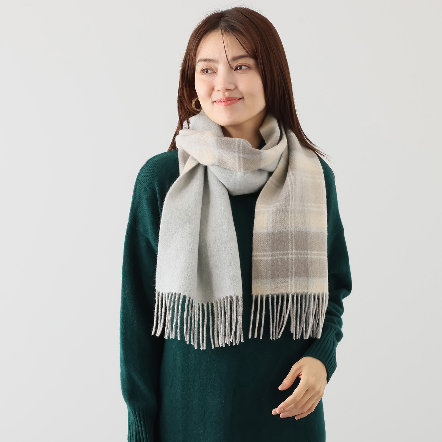 アクアスキュータム ウール１００％ ダブルフェイス チェックマフラー