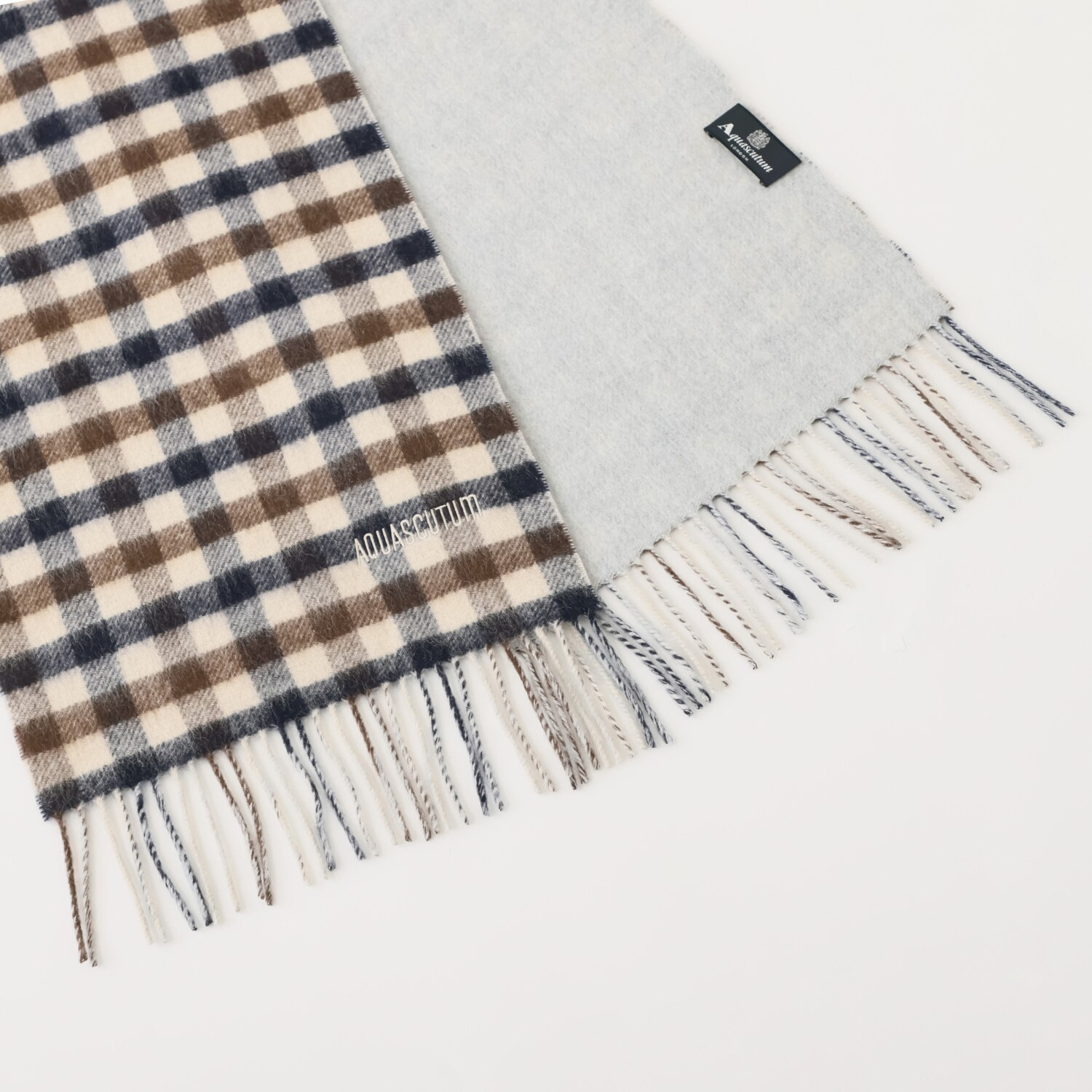 アクアスキュータム ウール１００％ ダブルフェイス チェックマフラー
