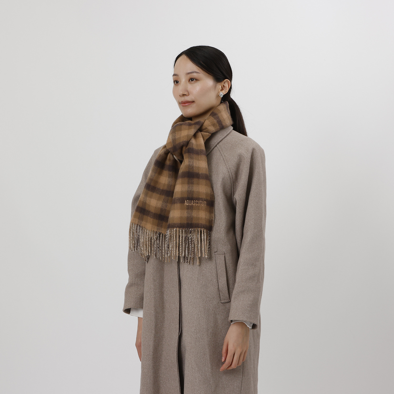 アクアスキュータム ウール１００％ ダブルフェイス チェックマフラー