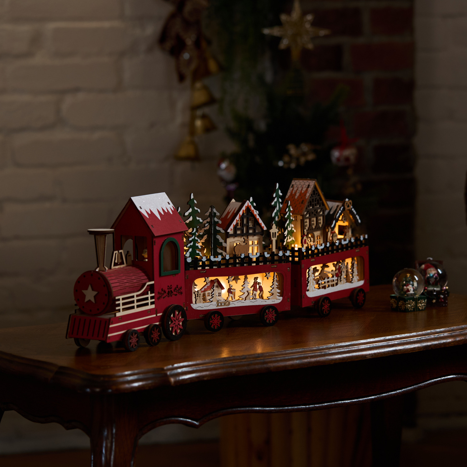 列車に広がる冬の街並み！ ウッドトレイン ライトスタンド