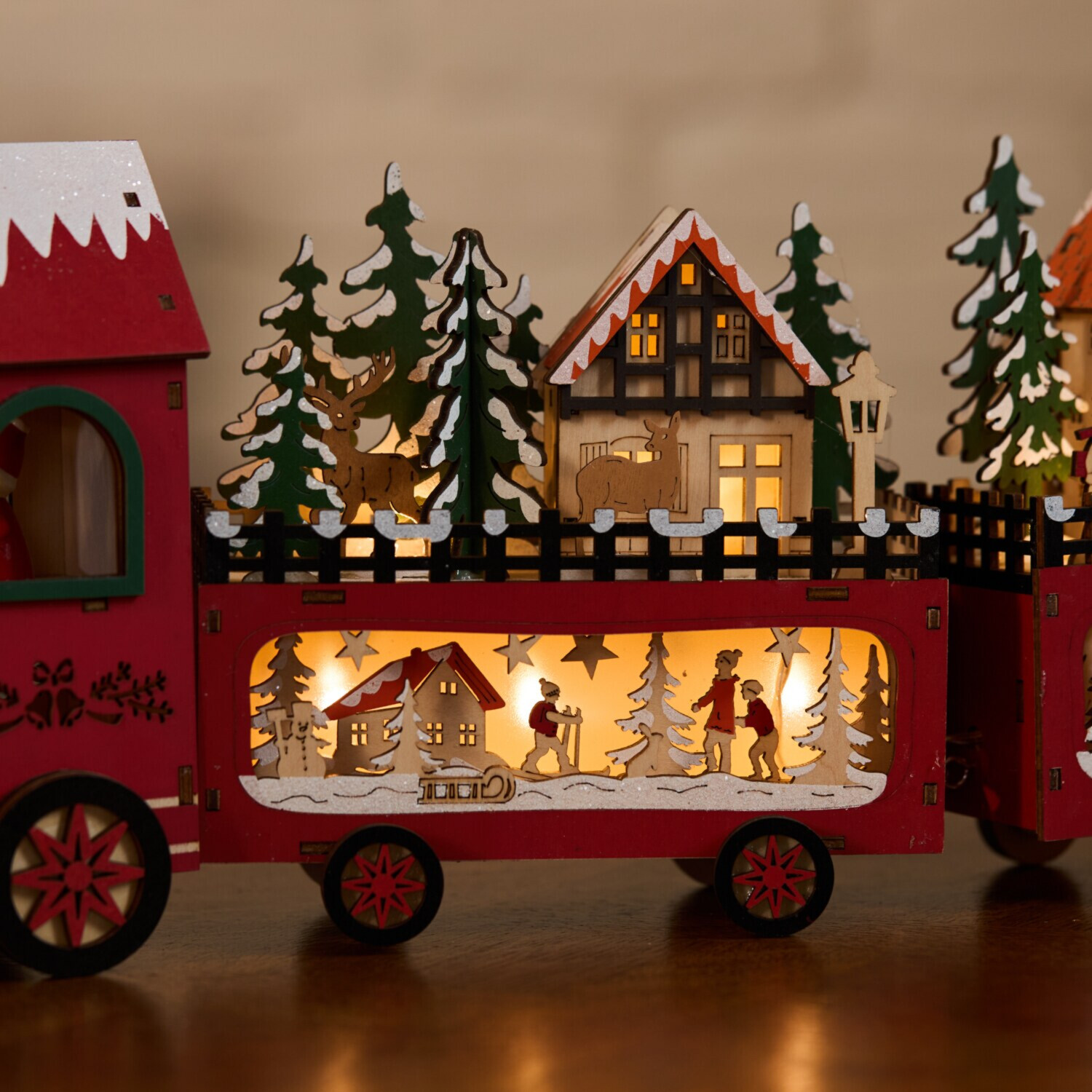 列車に広がる冬の街並み！ ウッドトレイン ライトスタンド