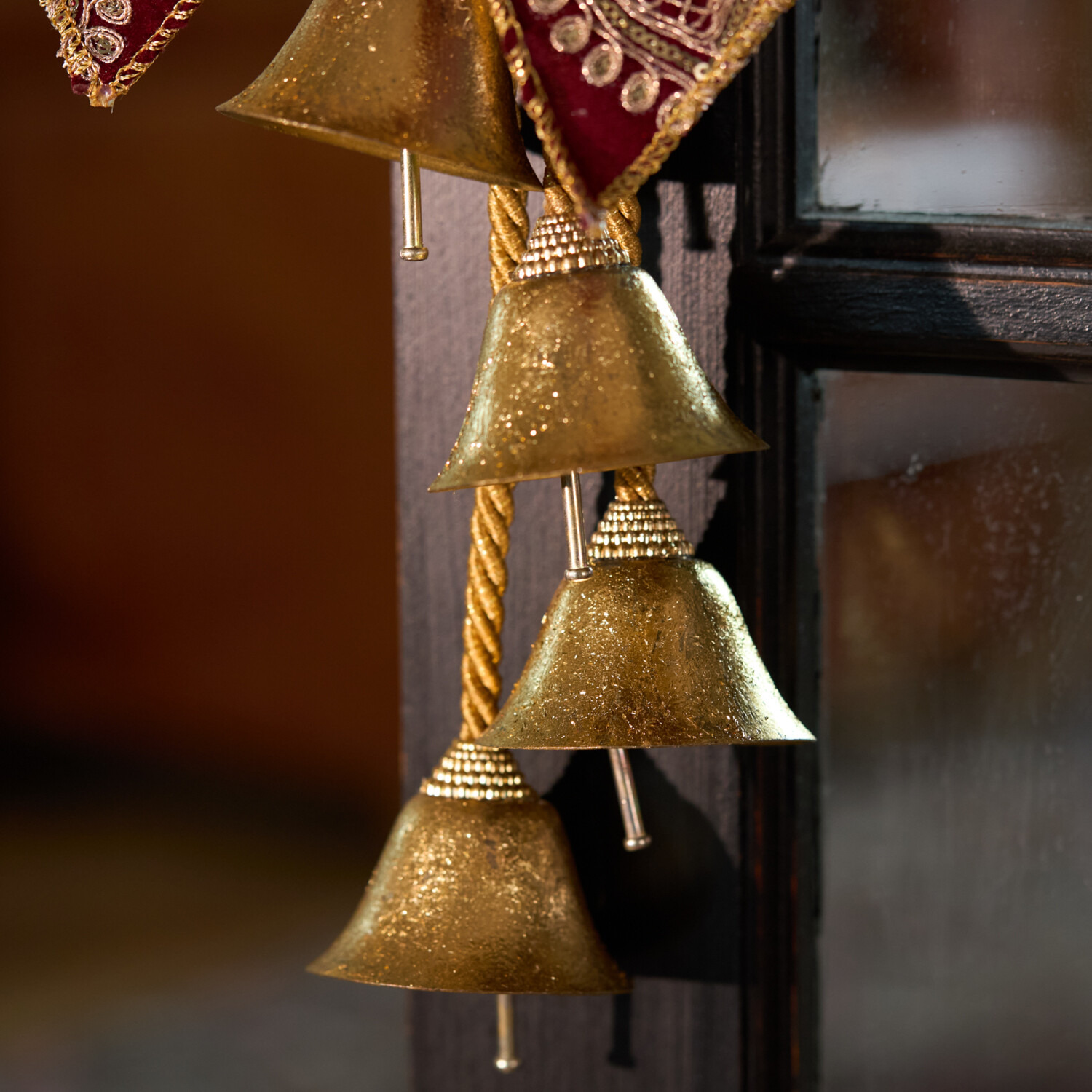 ゴージャスな音色と リボンの協演 ドアベルハンガー