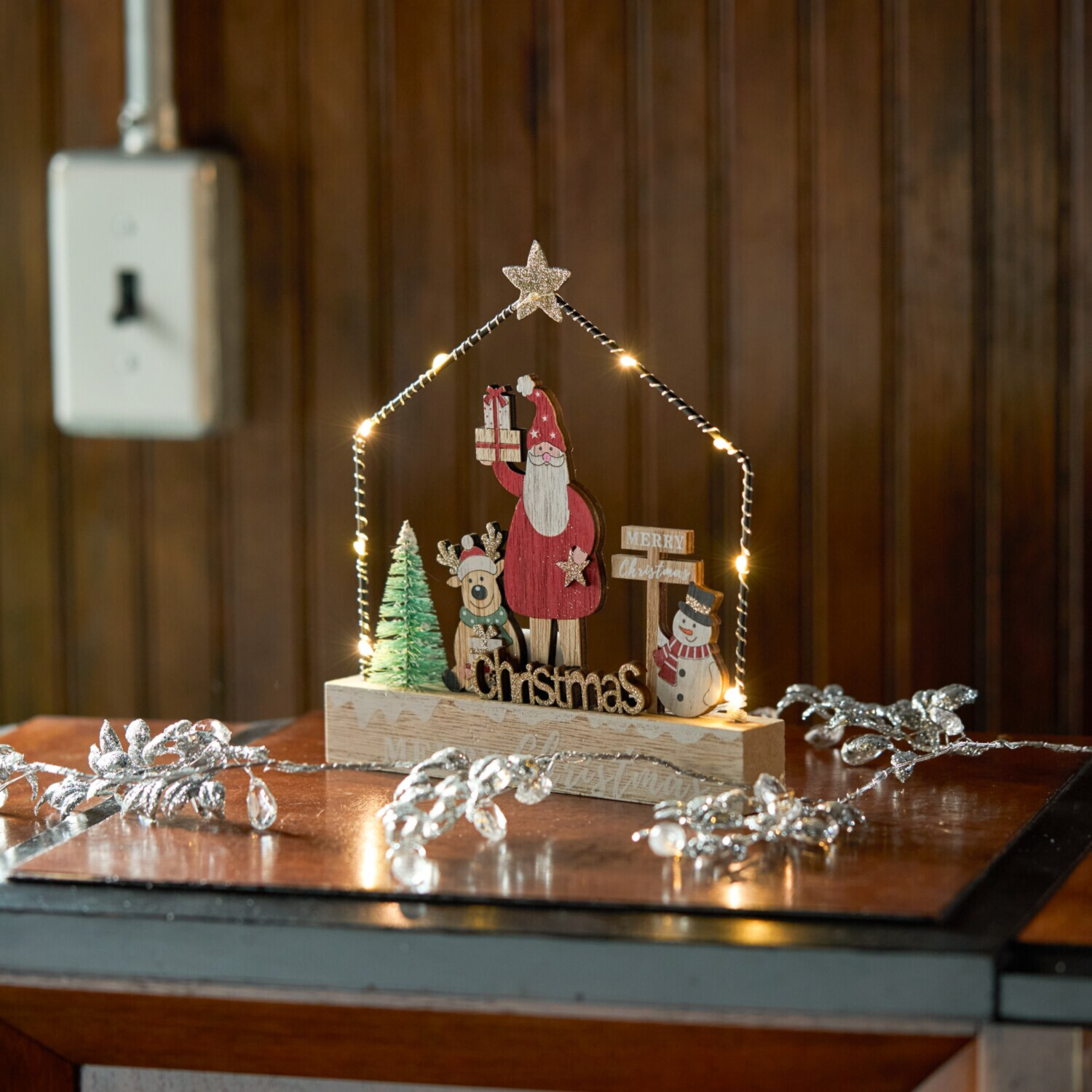 キラキララメとビーズが ゴージャス！ リーフモチーフガーランド 